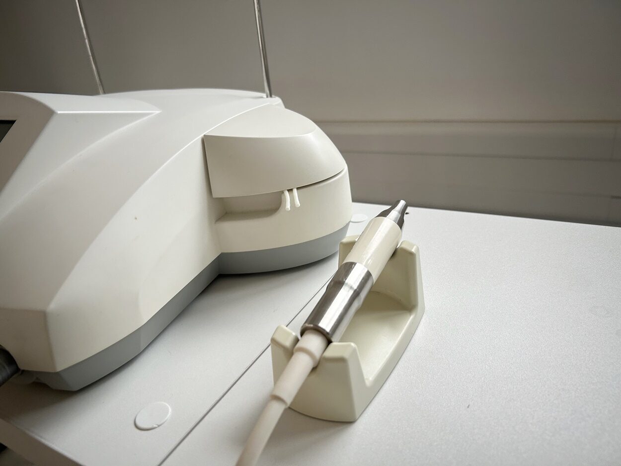 Satelec Implantcenter 2 Ultraschall-Chirurgiegerät | 330952 Satelec Implantcenter 2 Ultraschall-Chirurgiegerät | 330952