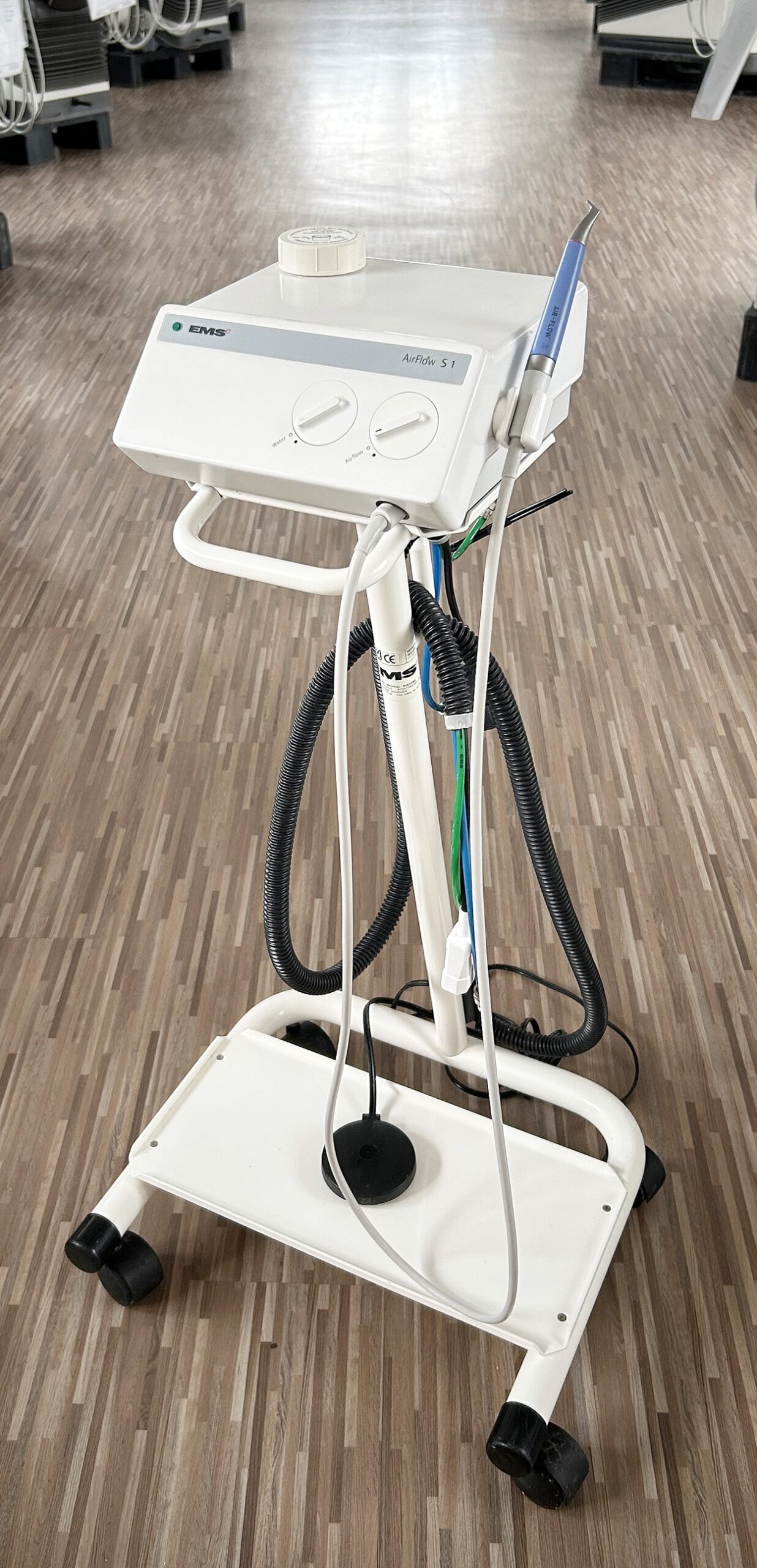 EMS Air Flow S1 Pulverstrahlgerät Prophylaxe mit CART | 330945 EMS Air Flow S1 Pulverstrahlgerät Prophylaxe mit CART | 330945