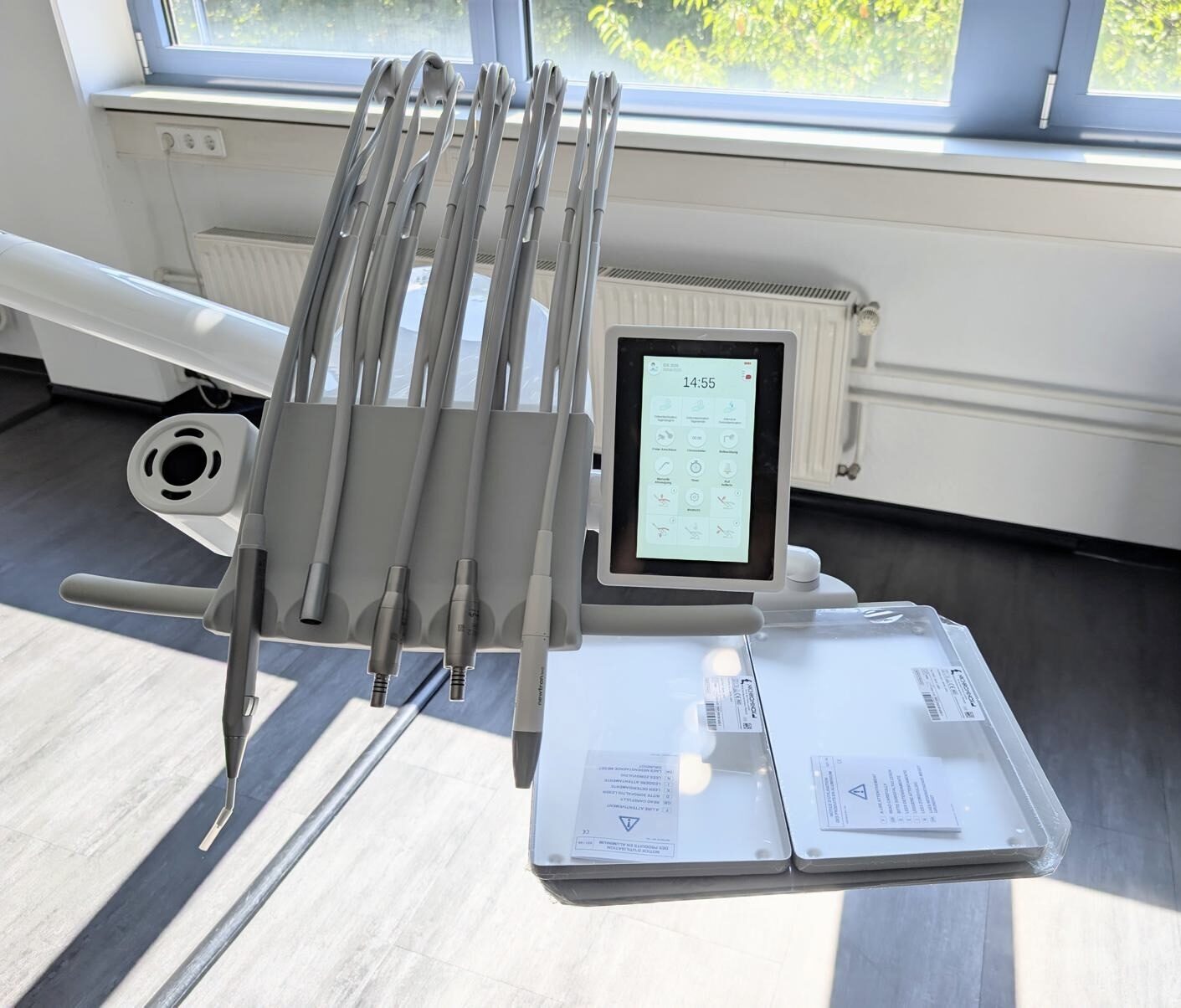 Airel-Quetin K2 Evo.2 Schwenktisch – Dental Behandlungseinheit mit elektrisch bedientem Stuhl und flexiblem Kopfstütze | 331679 Airel-Quetin K2 Evo.2 Schwenktisch – Dental Behandlungseinheit mit elektrisch bedientem Stuhl und flexiblem Kopfstütze | 331679