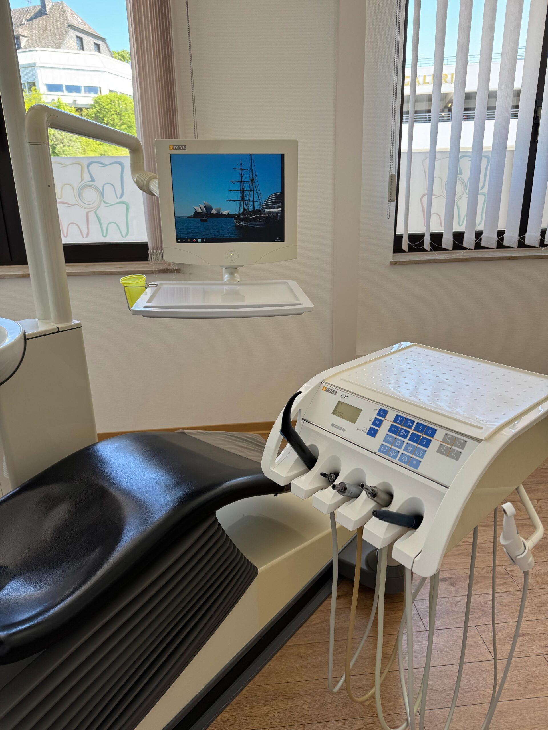 SIRONA C4+ Behandlungseinheit mit intraoraler Kamera | 331893 SIRONA C4+ Behandlungseinheit mit intraoraler Kamera | 331893
