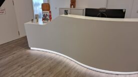 Rezeptionstresen Weiss zu verkaufen Rezeptionstresen Weiss zu verkaufen