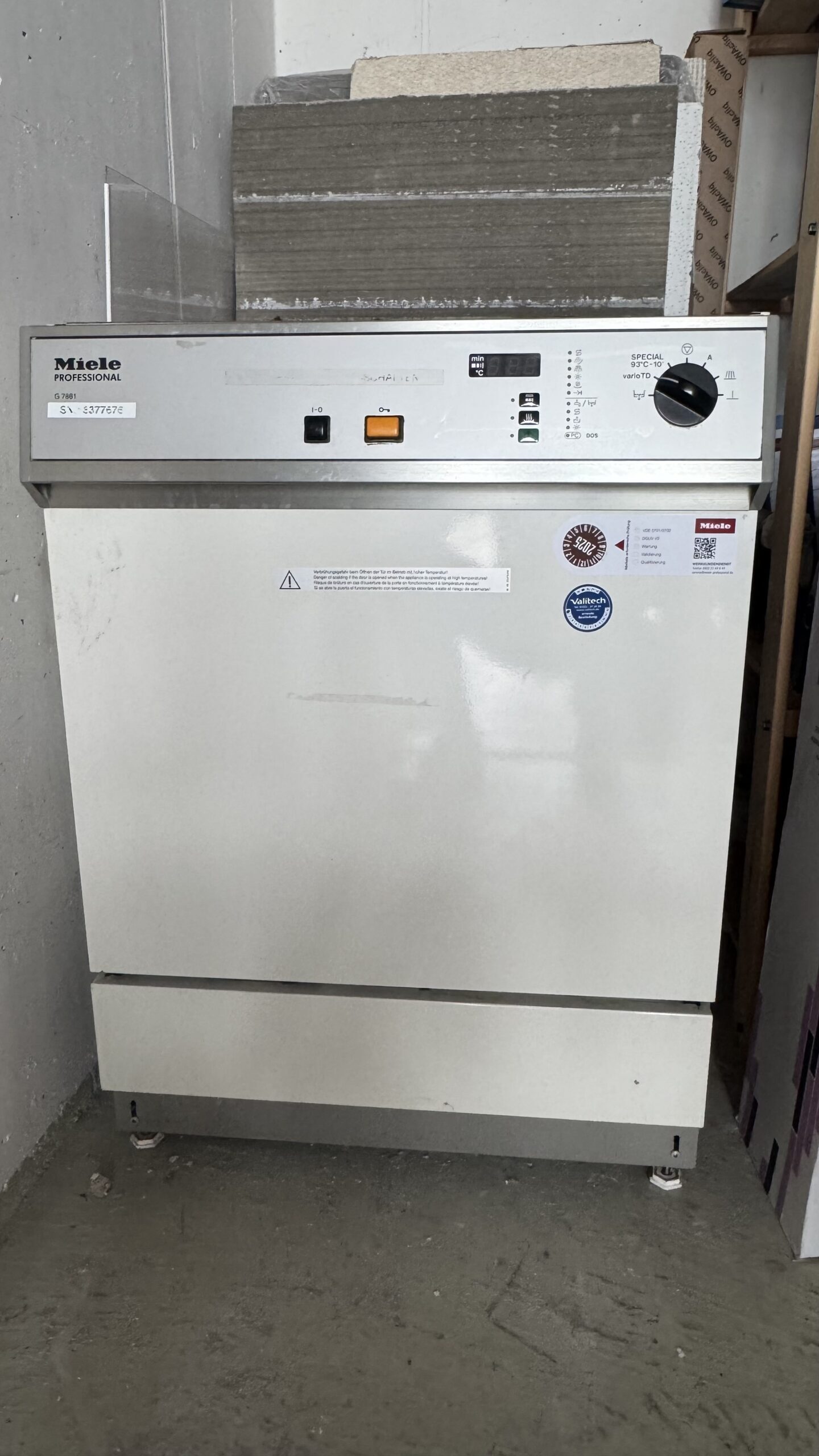 Thermodesinfektor Miele G7881 mit Dosieranlage und Wasseraufbereiter G7985 | 332297 Thermodesinfektor Miele G7881 mit Dosieranlage und Wasseraufbereiter G7985 | 332297
