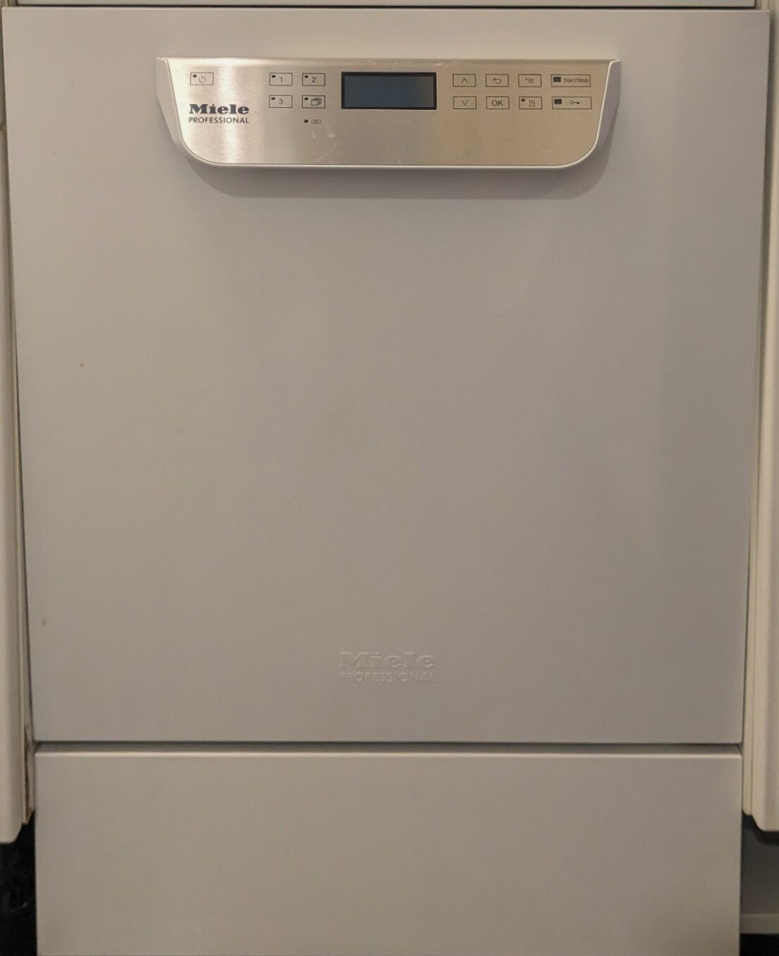 Miele PG 8581 Thermodesinfektor Dental Zahnarzt HNO Podologie Orthopädie | 332279 Miele PG 8581 Thermodesinfektor Dental Zahnarzt HNO Podologie Orthopädie | 332279