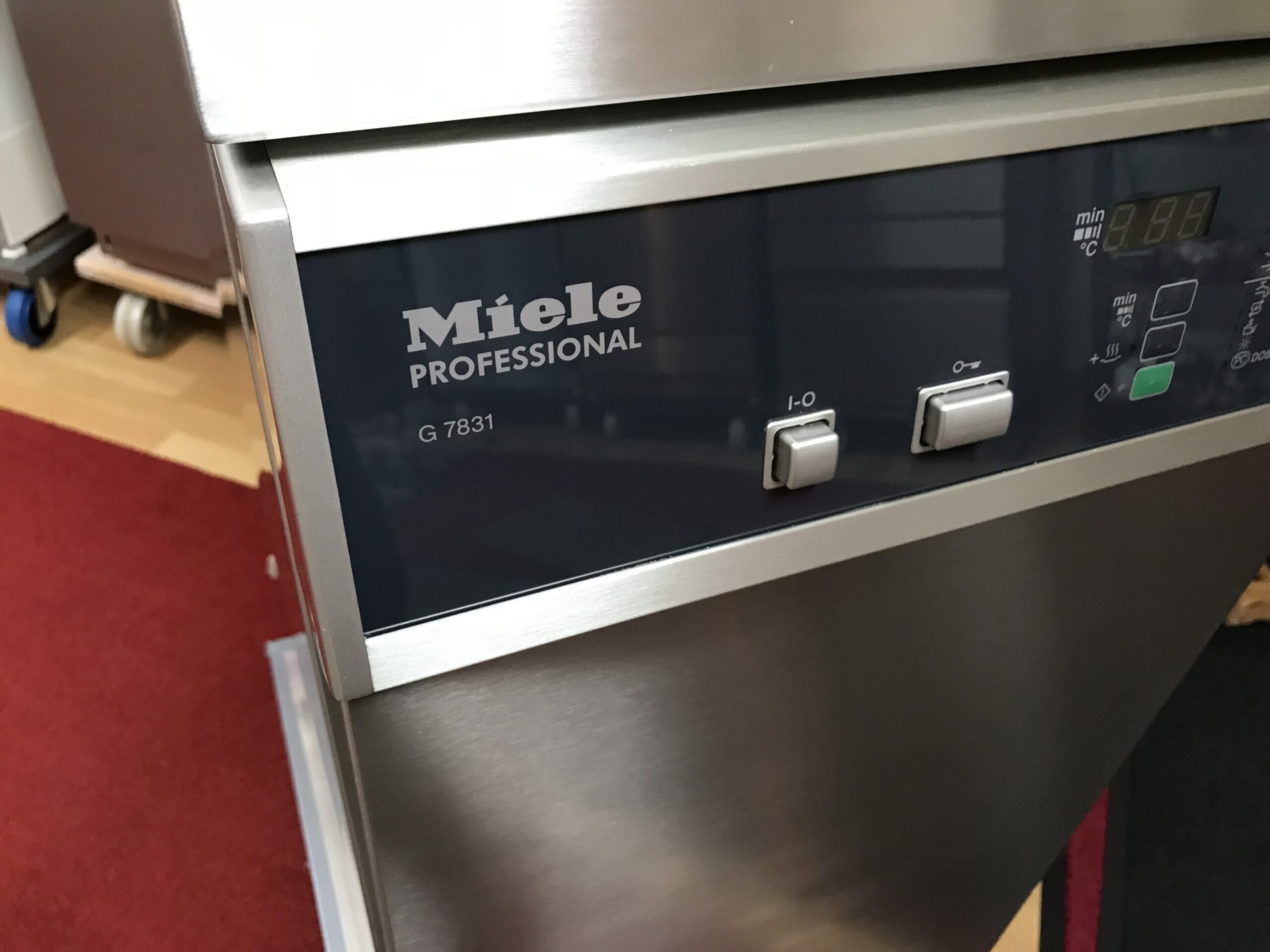 Miele G7831 Thermodesinfektor 45cm Dental Gynäkologie Chirurgie Arztpraxis HNO | 332098 Miele G7831 Thermodesinfektor 45cm Dental Gynäkologie Chirurgie Arztpraxis HNO | 332098