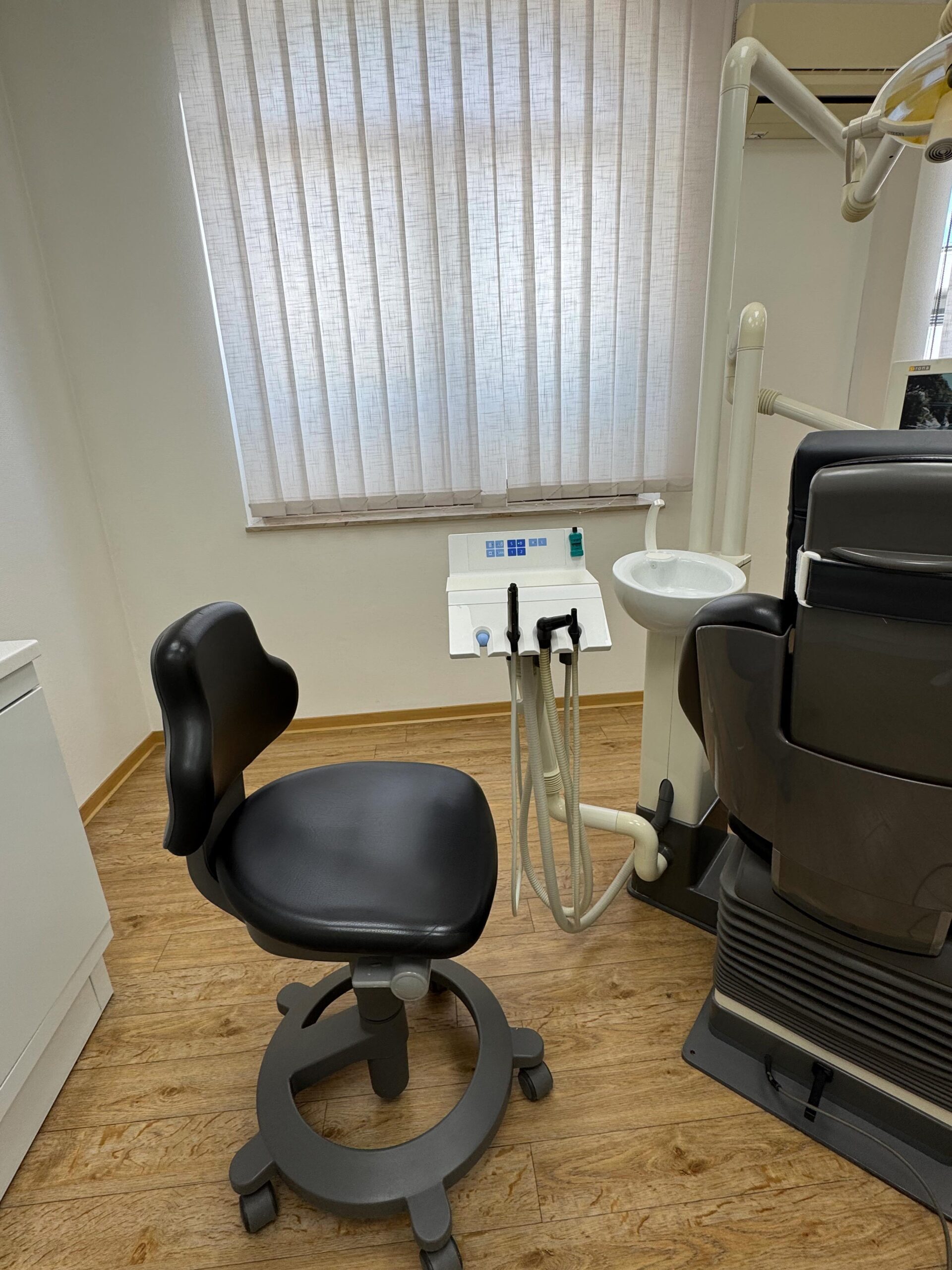 SIRONA C4+ Behandlungseinheit mit intraoraler Kamera | 331914 SIRONA C4+ Behandlungseinheit mit intraoraler Kamera | 331914