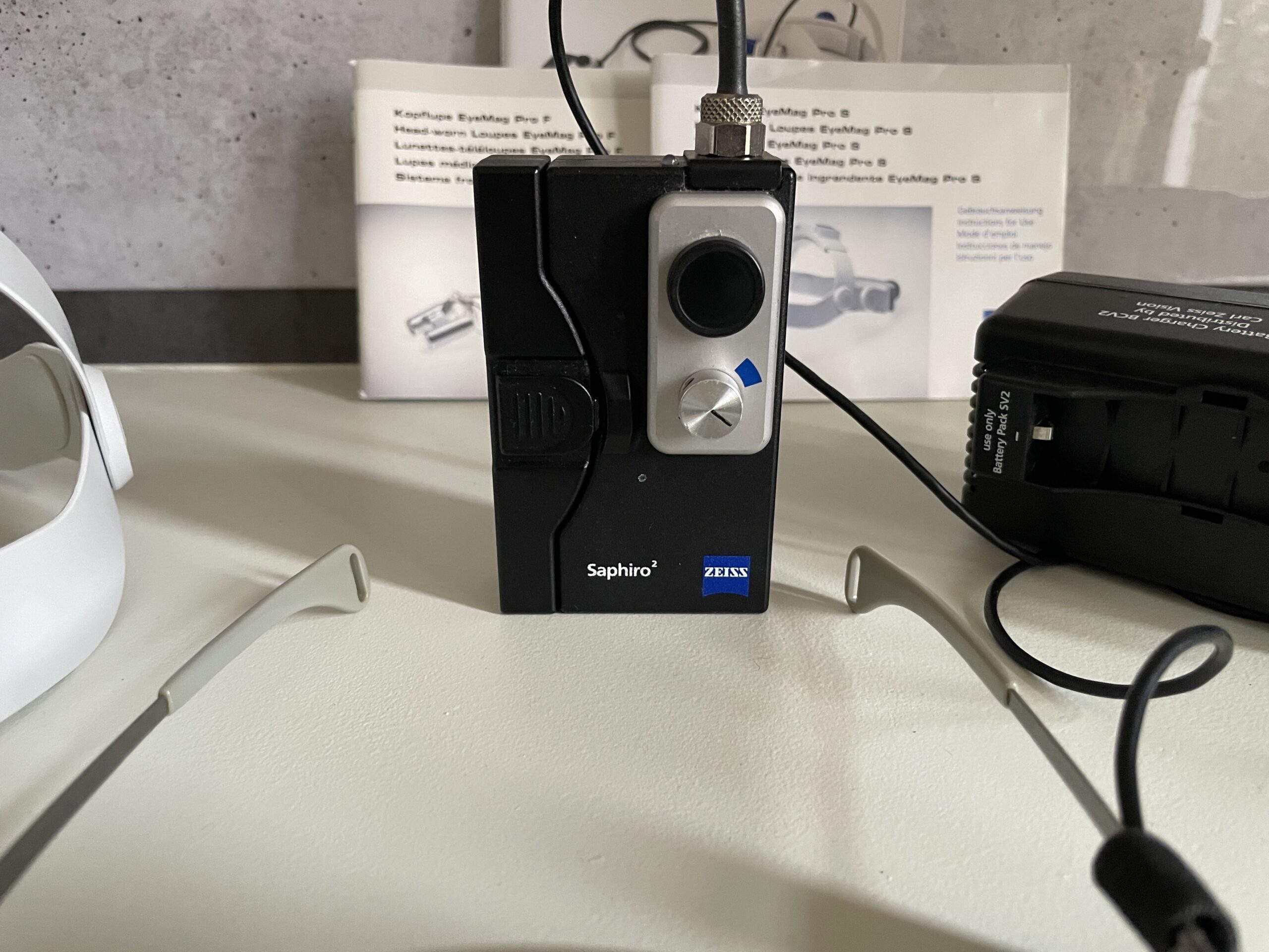 ZEISS EyeMag Pro Lupenbrillen-Set komplett (ProS+ProF, 4,3×400mm) | 332862 ZEISS EyeMag Pro Lupenbrillen-Set komplett (ProS+ProF, 4,3×400mm) | 332862