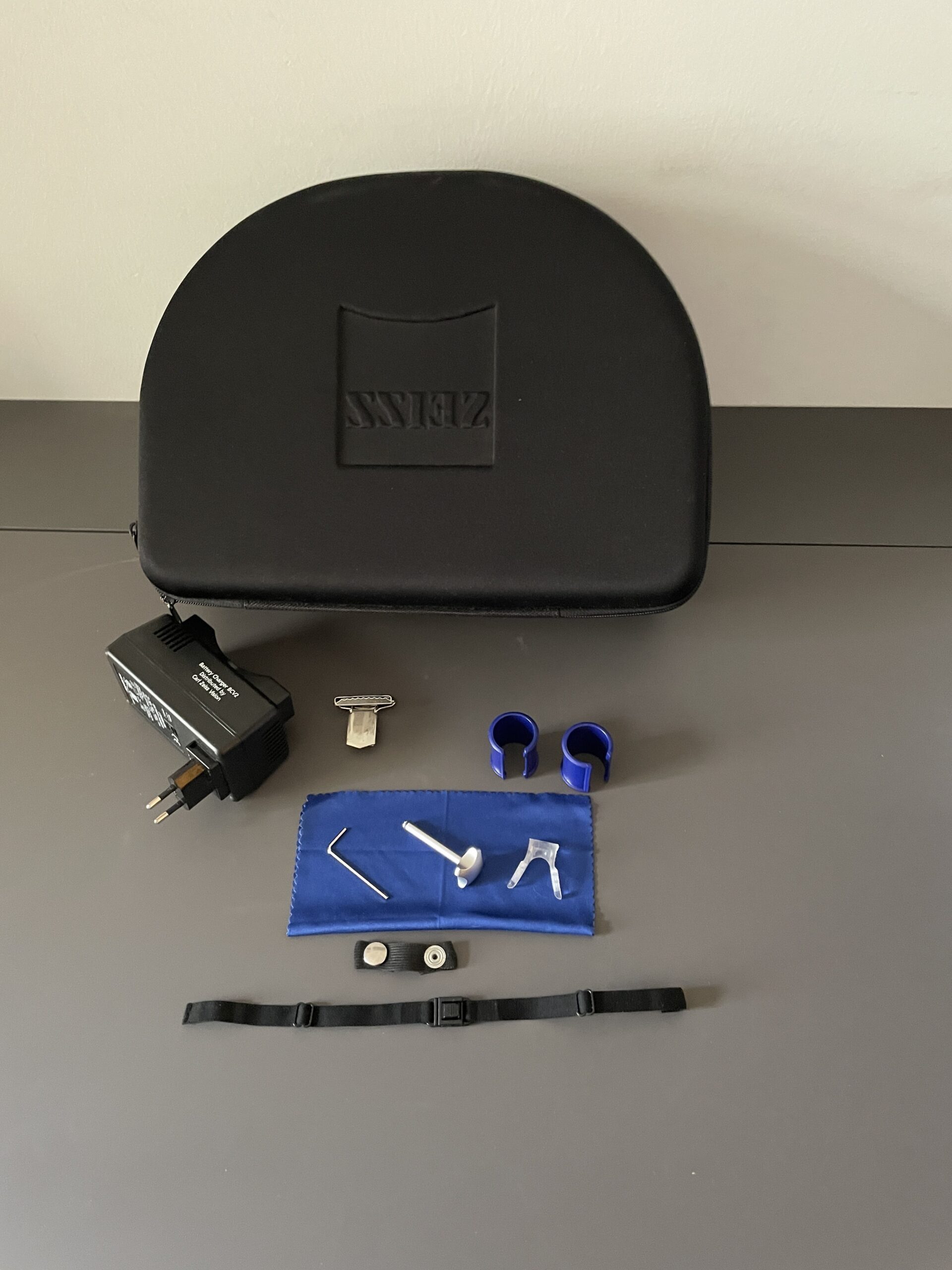 ZEISS EyeMag Pro Lupenbrillen-Set komplett (ProS+ProF, 4,3×400mm) | 332870 ZEISS EyeMag Pro Lupenbrillen-Set komplett (ProS+ProF, 4,3×400mm) | 332870