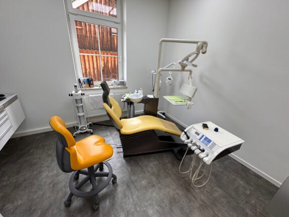 Sirona C2+  Behandlungseinheit Trockenabsaugung, Amalgamabscheider | 332424
