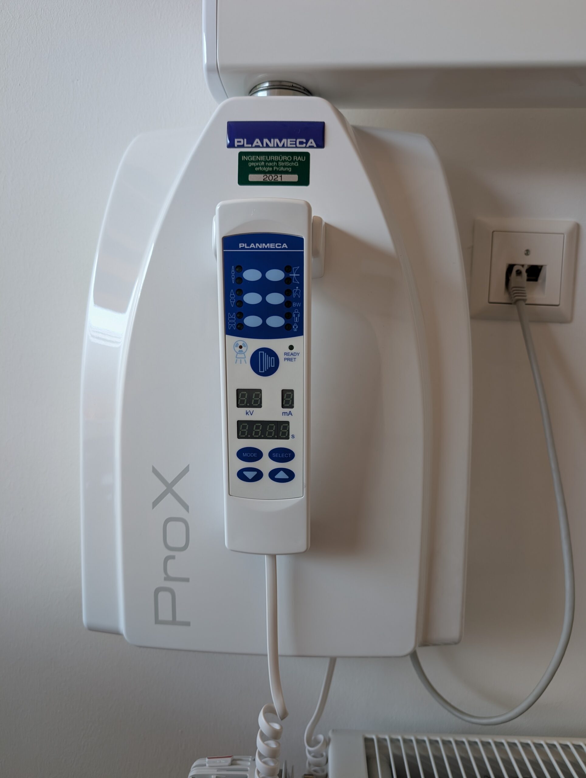 2 Planmeca ProX + ProX Sensor HD + Integrierte Ethernet-Box | 331653 2 Planmeca ProX + ProX Sensor HD + Integrierte Ethernet-Box | 331653