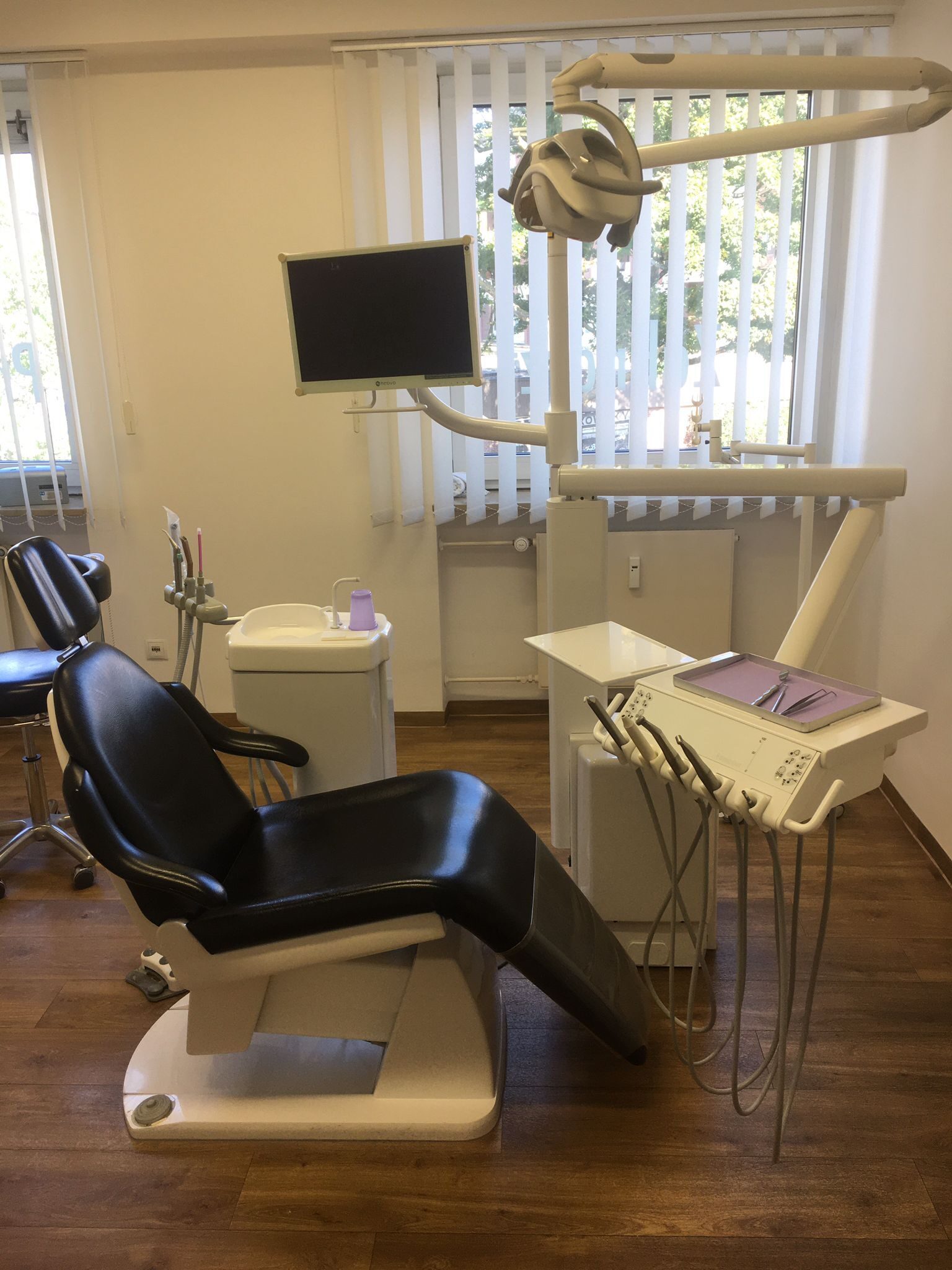 Finndent Quint 7000 Behandlungsstuhl Zahnarzt | 332959