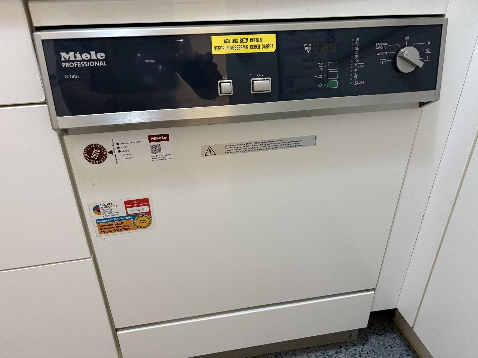 Miele Thermodesinfektor G 7881 mit DOS Modul K60 Dosierung 400V mit Zubehör TOP | 333913 Miele Thermodesinfektor G 7881 mit DOS Modul K60 Dosierung 400V mit Zubehör TOP | 333913