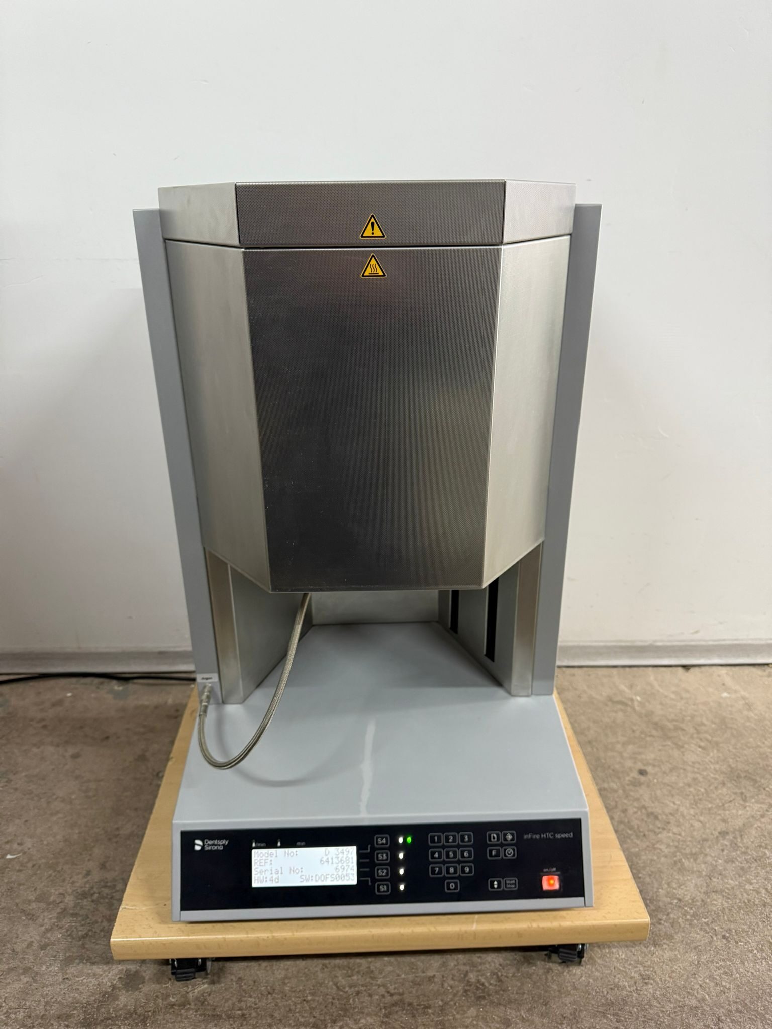 Dentsply Sirona inFire HTC speed Sinterofen D3497 / Argon Anschluss / BJ 2019 | 333703 Dentsply Sirona inFire HTC speed Sinterofen D3497 / Argon Anschluss / BJ 2019 | 333703