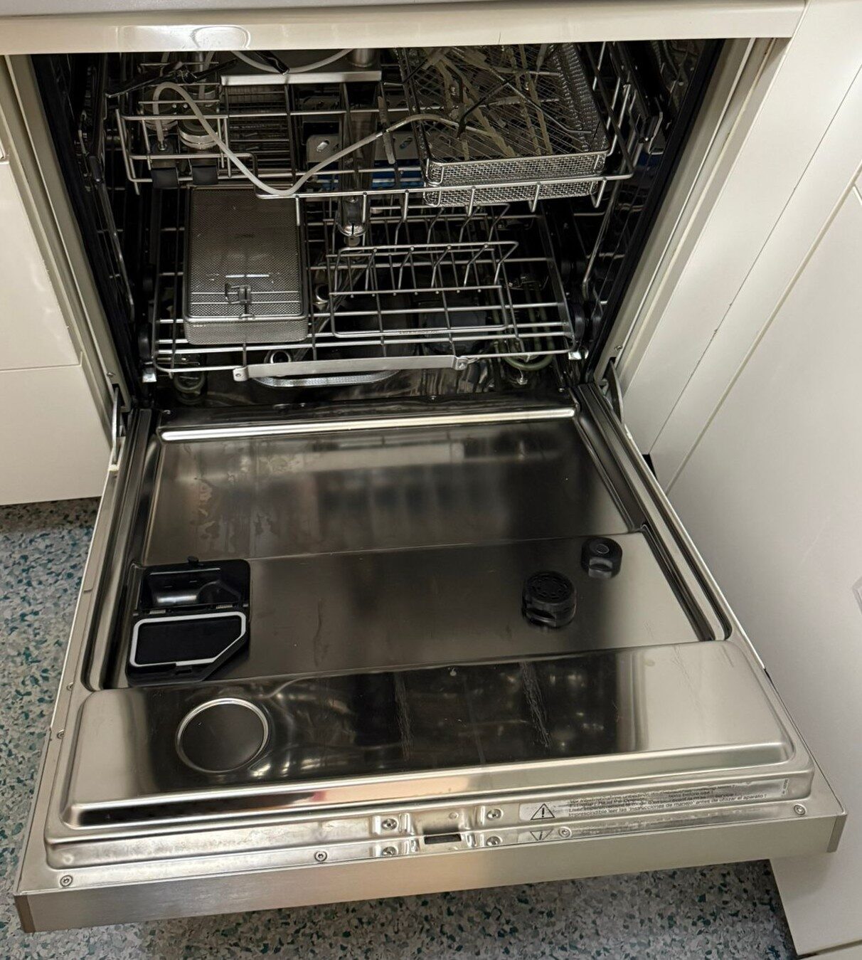 Miele Thermodesinfektor G 7881 mit DOS Modul K60 Dosierung 400V mit Zubehör TOP | 333907 Miele Thermodesinfektor G 7881 mit DOS Modul K60 Dosierung 400V mit Zubehör TOP | 333907
