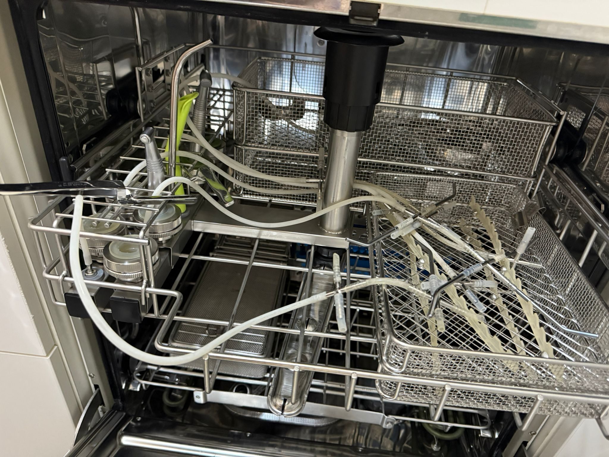 Miele Thermodesinfektor G 7881 mit DOS Modul K60 Dosierung 400V mit Zubehör TOP | 333909 Miele Thermodesinfektor G 7881 mit DOS Modul K60 Dosierung 400V mit Zubehör TOP | 333909