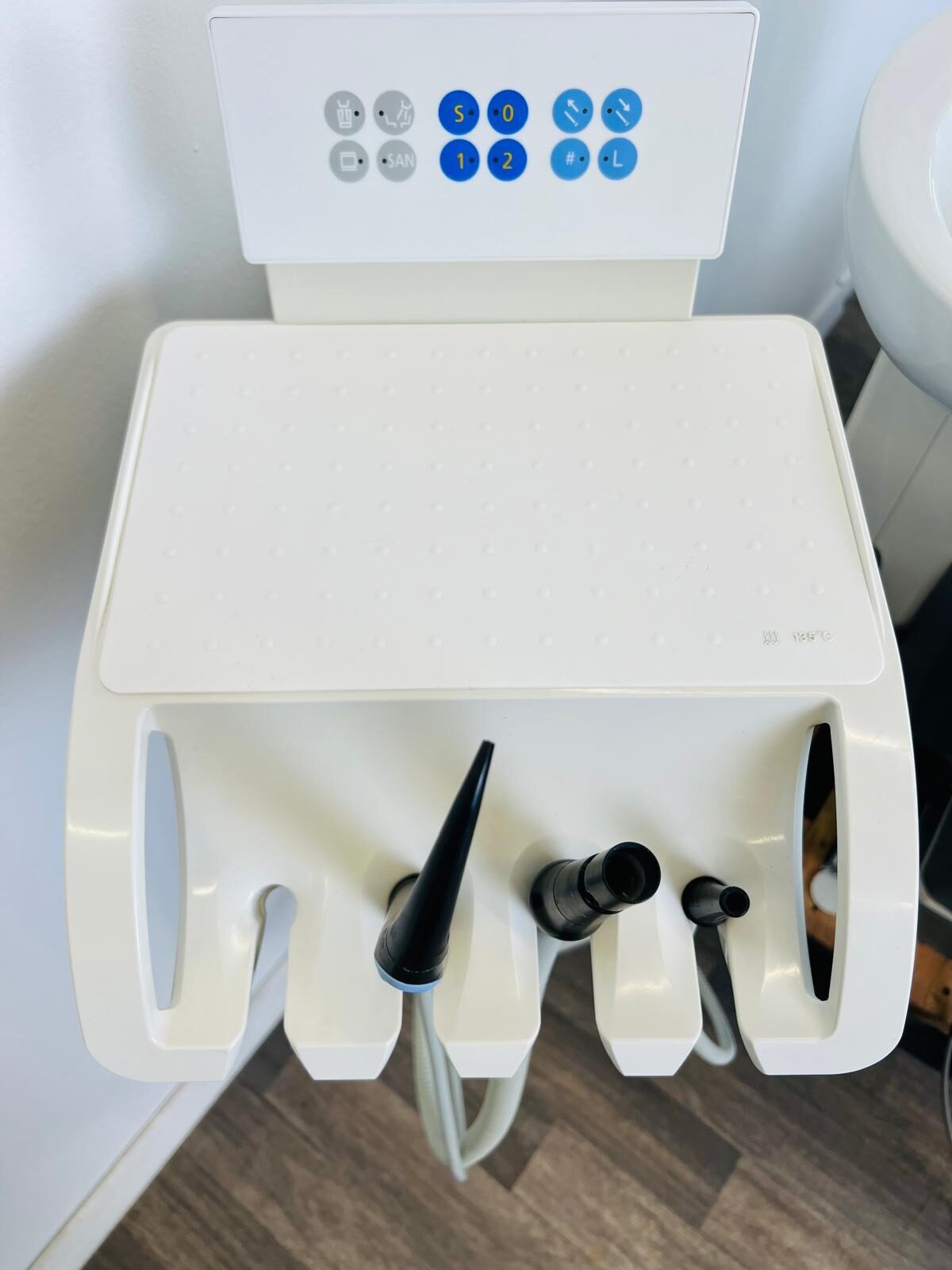 Sirona M1+ Behandlungseinheit gebraucht, gepflegt | 333440 Sirona M1+ Behandlungseinheit gebraucht, gepflegt | 333440