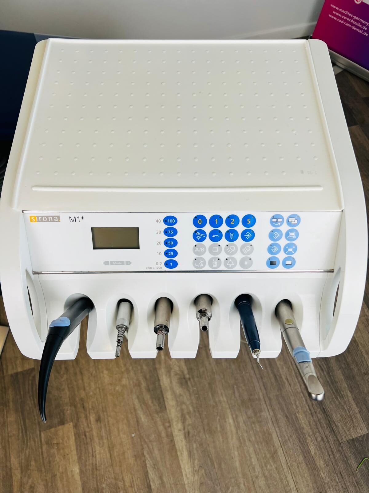 Sirona M1+ Behandlungseinheit gebraucht, gepflegt | 333442 Sirona M1+ Behandlungseinheit gebraucht, gepflegt | 333442