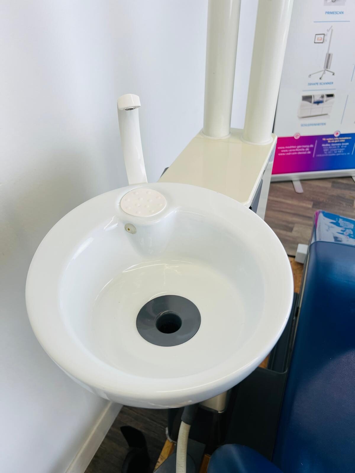 Sirona M1+ Behandlungseinheit gebraucht, gepflegt | 333443 Sirona M1+ Behandlungseinheit gebraucht, gepflegt | 333443