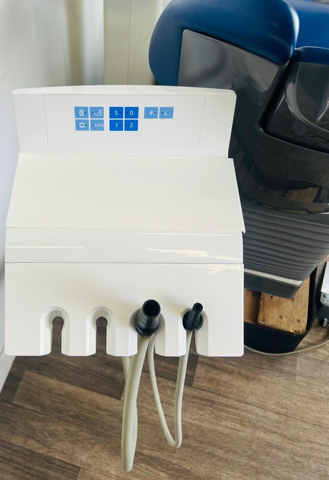 Sirona C4+ Behandlungseinheit gebraucht, aus Praxisauflösung | 333328 Sirona C4+ Behandlungseinheit gebraucht, aus Praxisauflösung | 333328