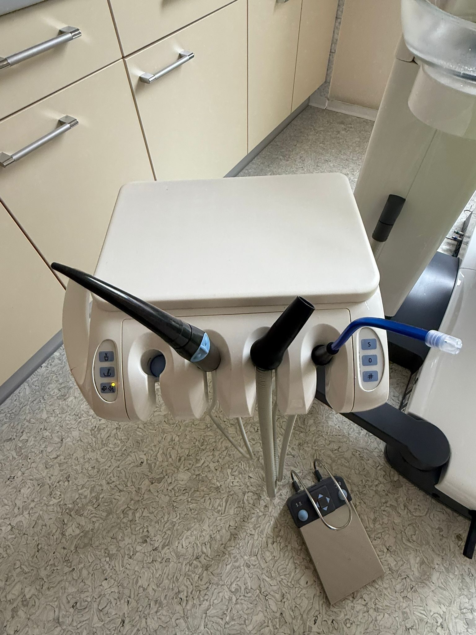 Dentsply Sirona Sinius Behandlungseinheit aus Praxisauflösung | 333438 Dentsply Sirona Sinius Behandlungseinheit aus Praxisauflösung | 333438