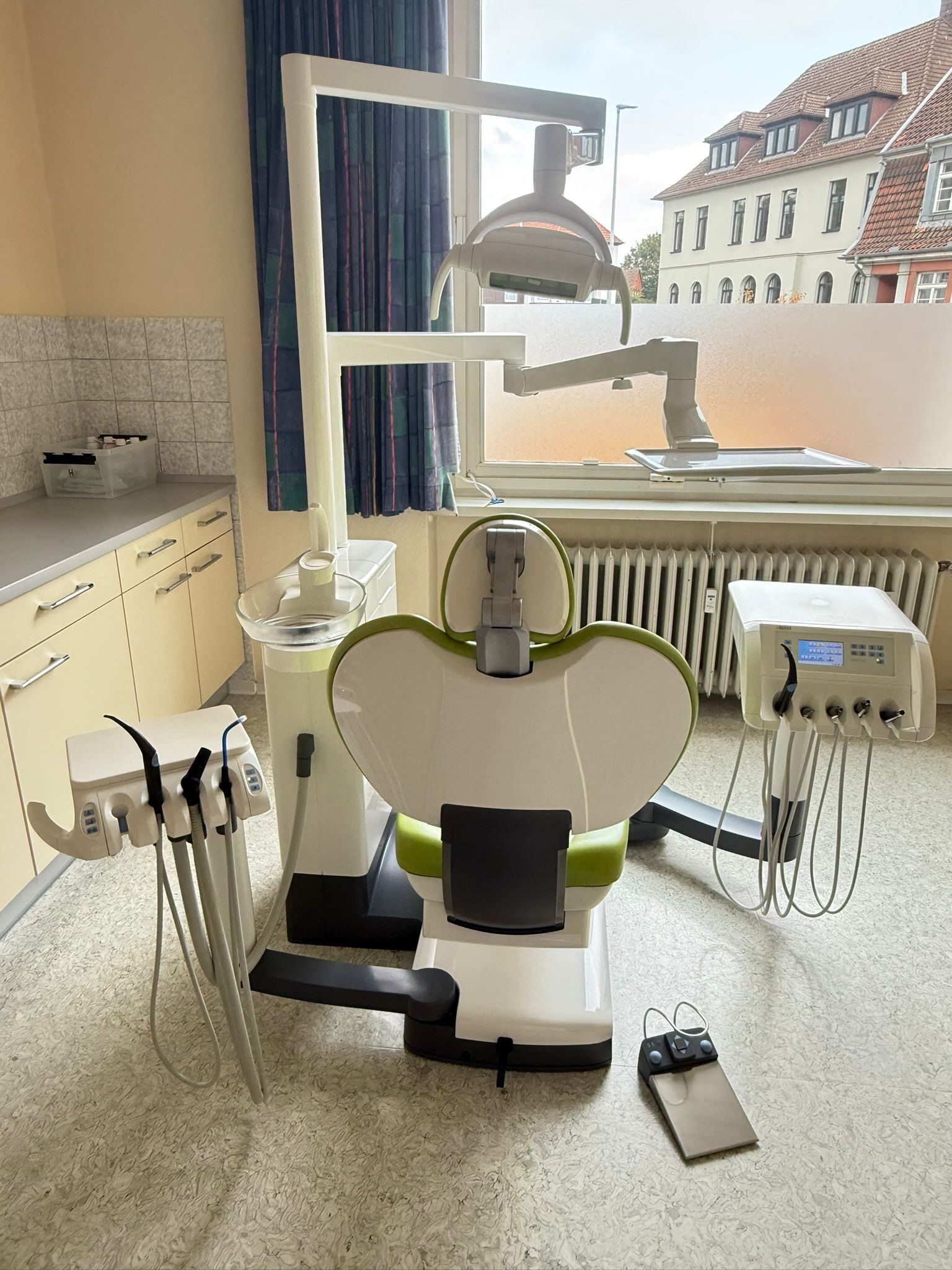 Dentsply Sirona Sinius Behandlungseinheit aus Praxisauflösung | 333431 Dentsply Sirona Sinius Behandlungseinheit aus Praxisauflösung | 333431