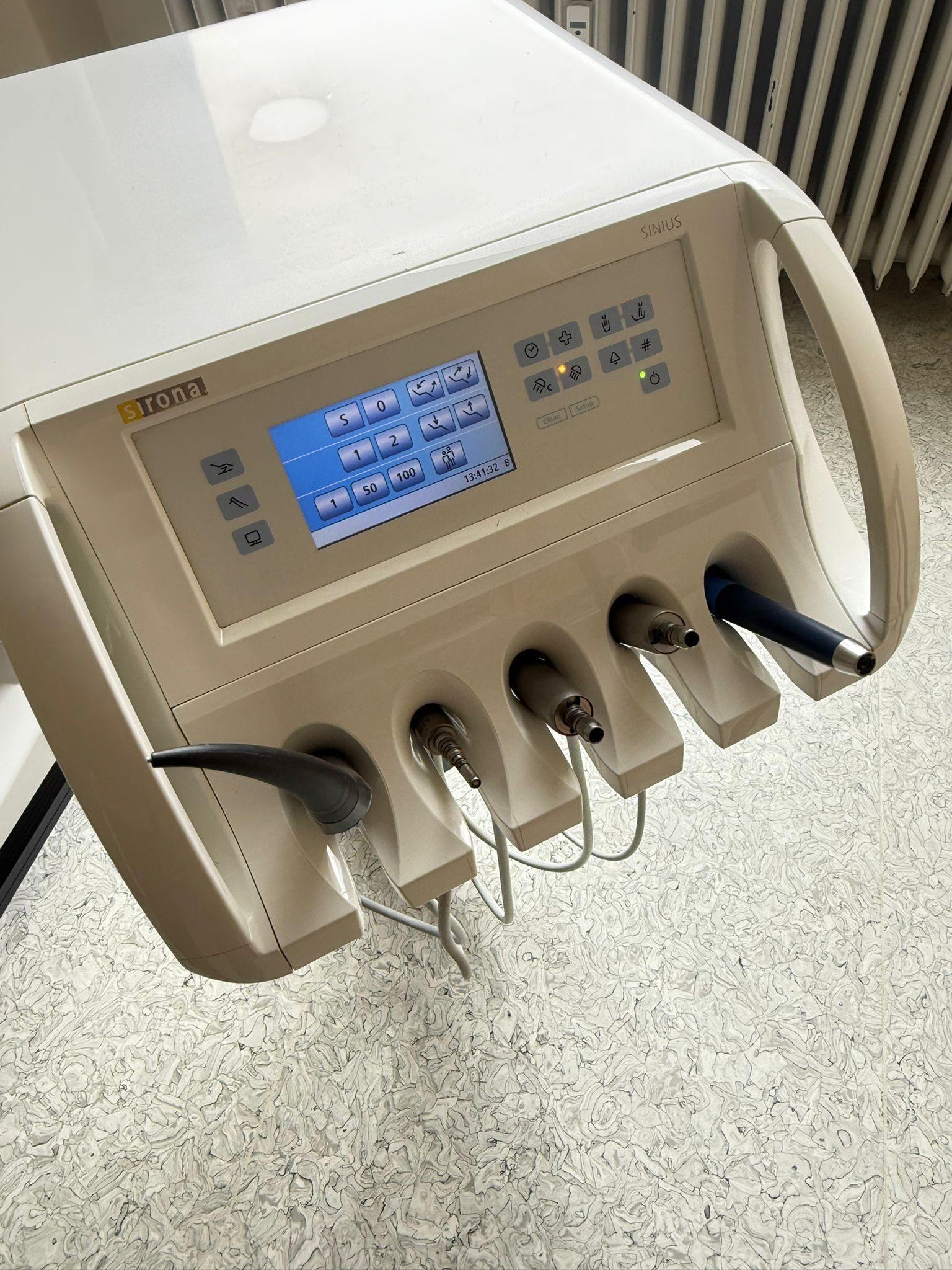 Dentsply Sirona Sinius Behandlungseinheit aus Praxisauflösung | 333434 Dentsply Sirona Sinius Behandlungseinheit aus Praxisauflösung | 333434