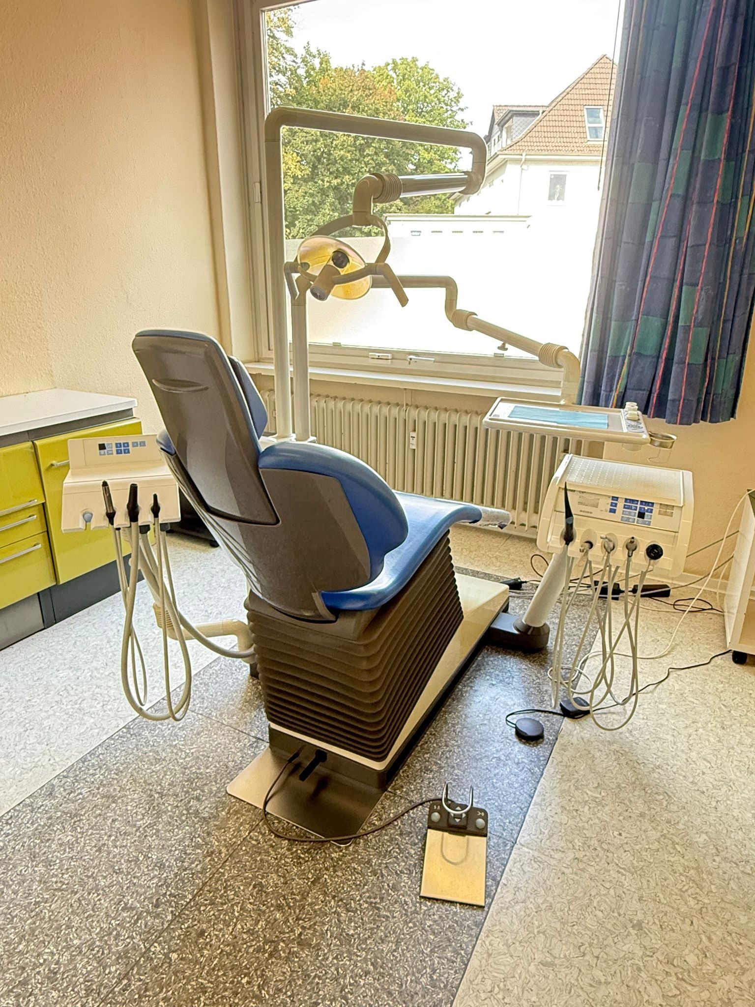Sirona C4+ Behandlungseinheit gebraucht, verfügbar ab 01.11.2025 | 333340 Sirona C4+ Behandlungseinheit gebraucht, verfügbar ab 01.11.2025 | 333340
