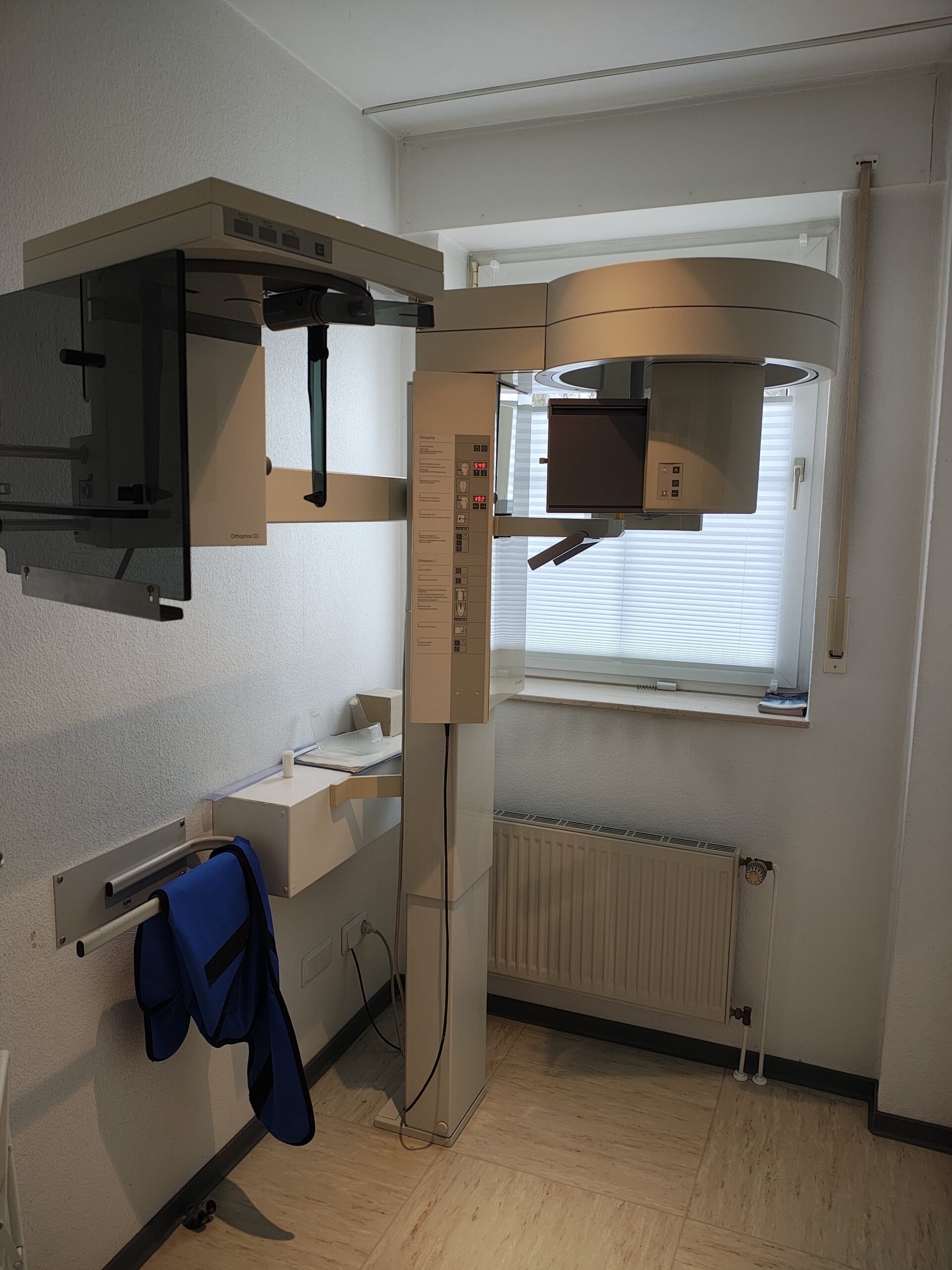 Siemens Orthophos CD Röntgengerät OPG + Ceph mit Dürr Dental VistaScan Combi Plus Speicherfolienscanner | 334543 Siemens Orthophos CD Röntgengerät OPG + Ceph mit Dürr Dental VistaScan Combi Plus Speicherfolienscanner | 334543