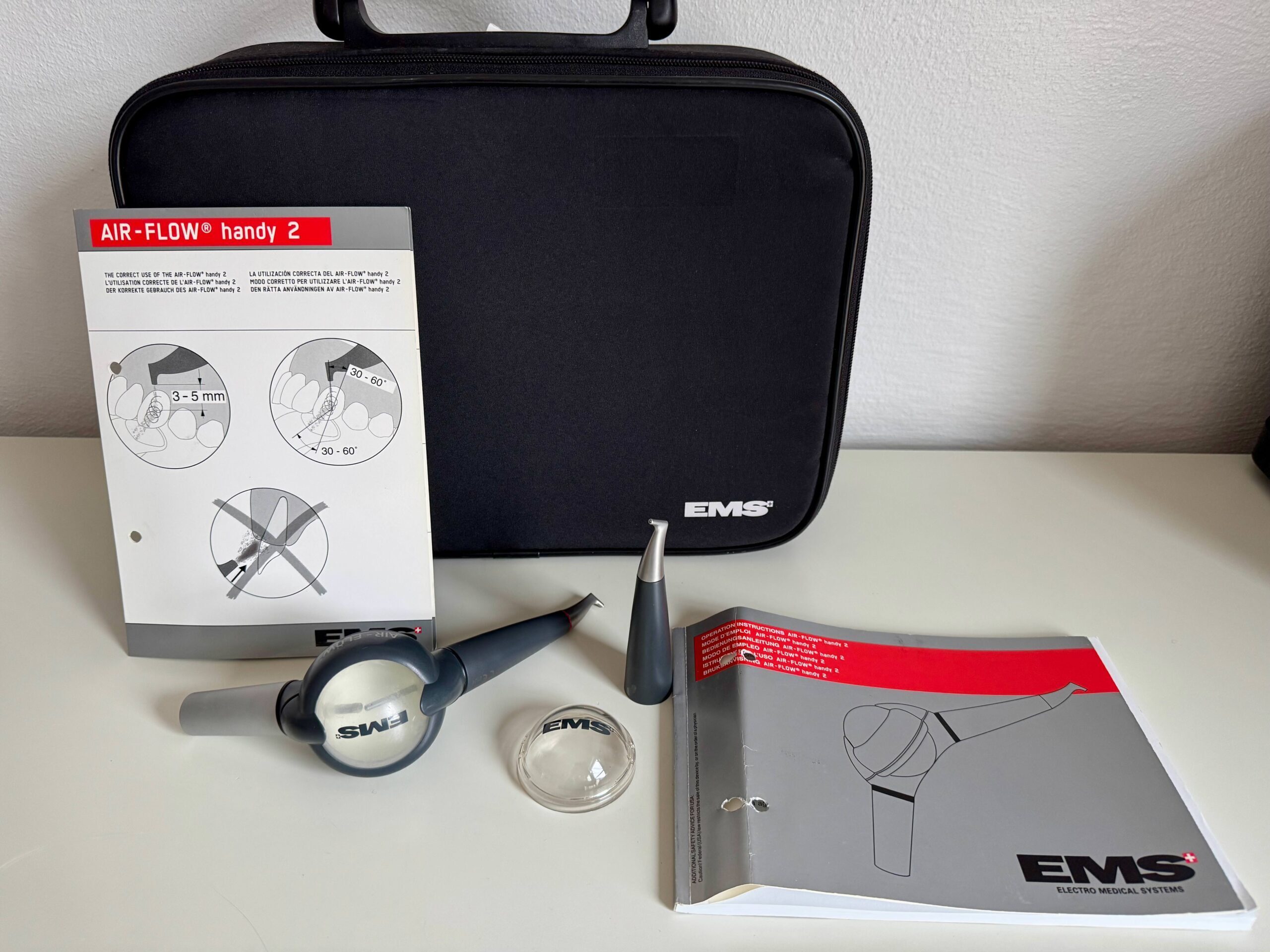 EMS AirFlow Handy 2 mit zwei Handstücken für SIRONA-Einheiten | 333297 EMS AirFlow Handy 2 mit zwei Handstücken für SIRONA-Einheiten | 333297