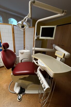 gebrauchte Dentaleinheit (zur Zeit noch in Betrieb)- Hersteller Belmont – Typ Progia gebrauchte Dentaleinheit (zur Zeit noch in Betrieb)- Hersteller Belmont – Typ Progia