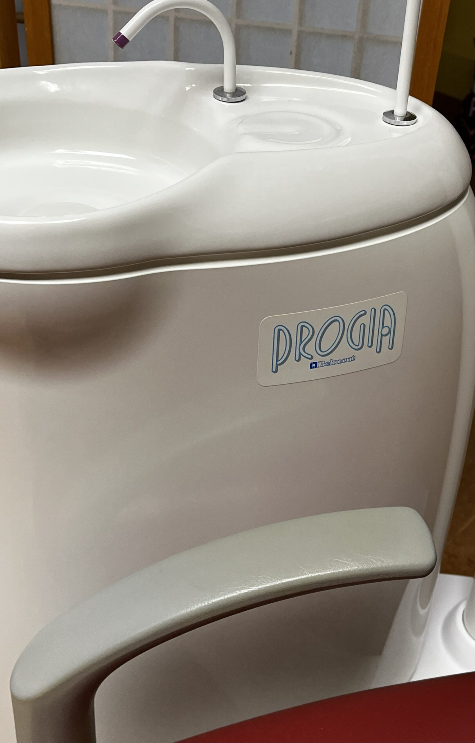 gebrauchte Dentaleinheit (zur Zeit noch in Betrieb)- Hersteller Belmont – Typ Progia | 334269 gebrauchte Dentaleinheit (zur Zeit noch in Betrieb)- Hersteller Belmont – Typ Progia | 334269