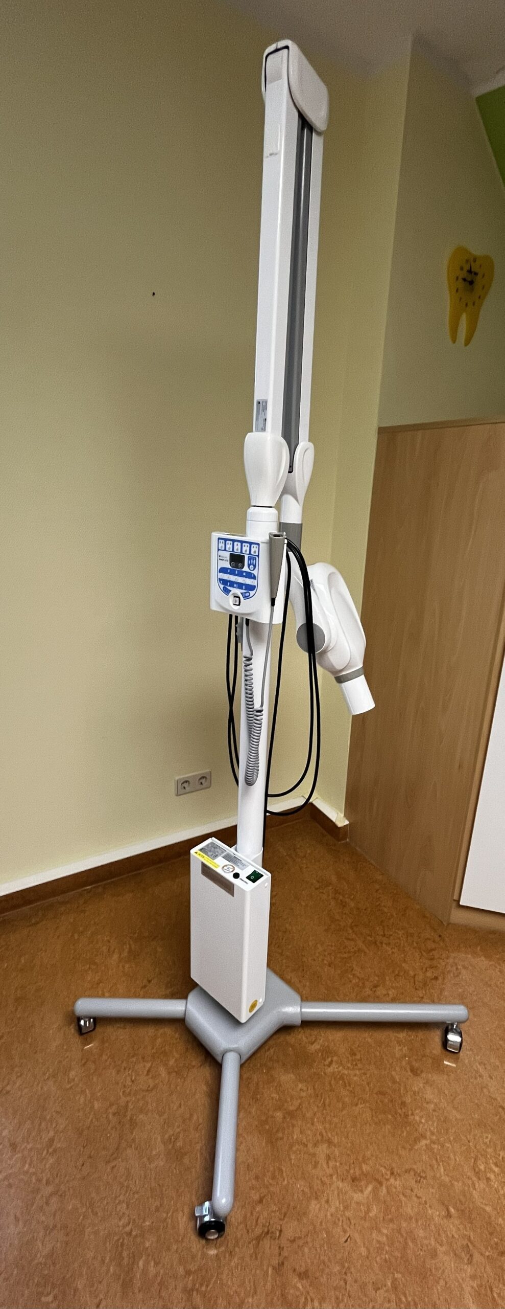 gebrauchtes Kleinröntgengerät – fahrbar (zur Zeit noch in Betrieb)- Hersteller Belmont – Typ Phot X II – 303 FM (mobiler Typ) | 334308 gebrauchtes Kleinröntgengerät – fahrbar (zur Zeit noch in Betrieb)- Hersteller Belmont – Typ Phot X II – 303 FM (mobiler Typ) | 334308