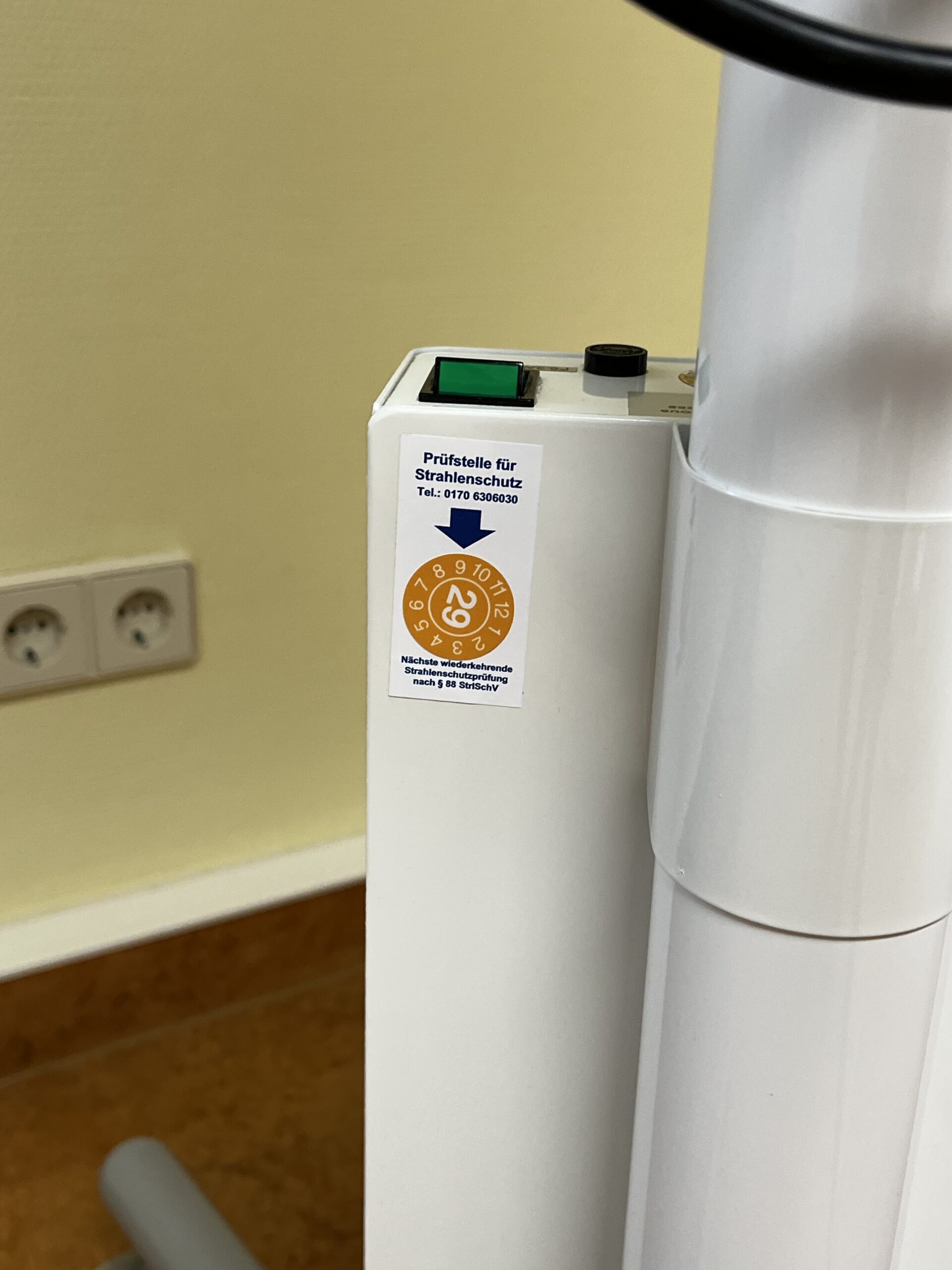 gebrauchtes Kleinröntgengerät – fahrbar (zur Zeit noch in Betrieb)- Hersteller Belmont – Typ Phot X II – 303 FM (mobiler Typ) | 334311 gebrauchtes Kleinröntgengerät – fahrbar (zur Zeit noch in Betrieb)- Hersteller Belmont – Typ Phot X II – 303 FM (mobiler Typ) | 334311