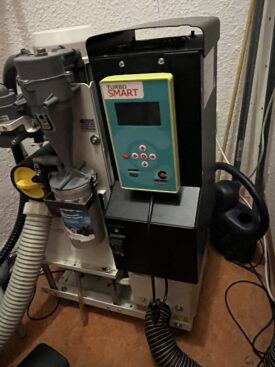 gebrauchte  Absaugeinheit – Turbo Smart A inklusive Amalgamabscheider- Hydrozyklon ISO 18 – Hersteller Cattani (zur Zeit noch in Betrieb) gebrauchte  Absaugeinheit – Turbo Smart A inklusive Amalgamabscheider- Hydrozyklon ISO 18 – Hersteller Cattani (zur Zeit noch in Betrieb)