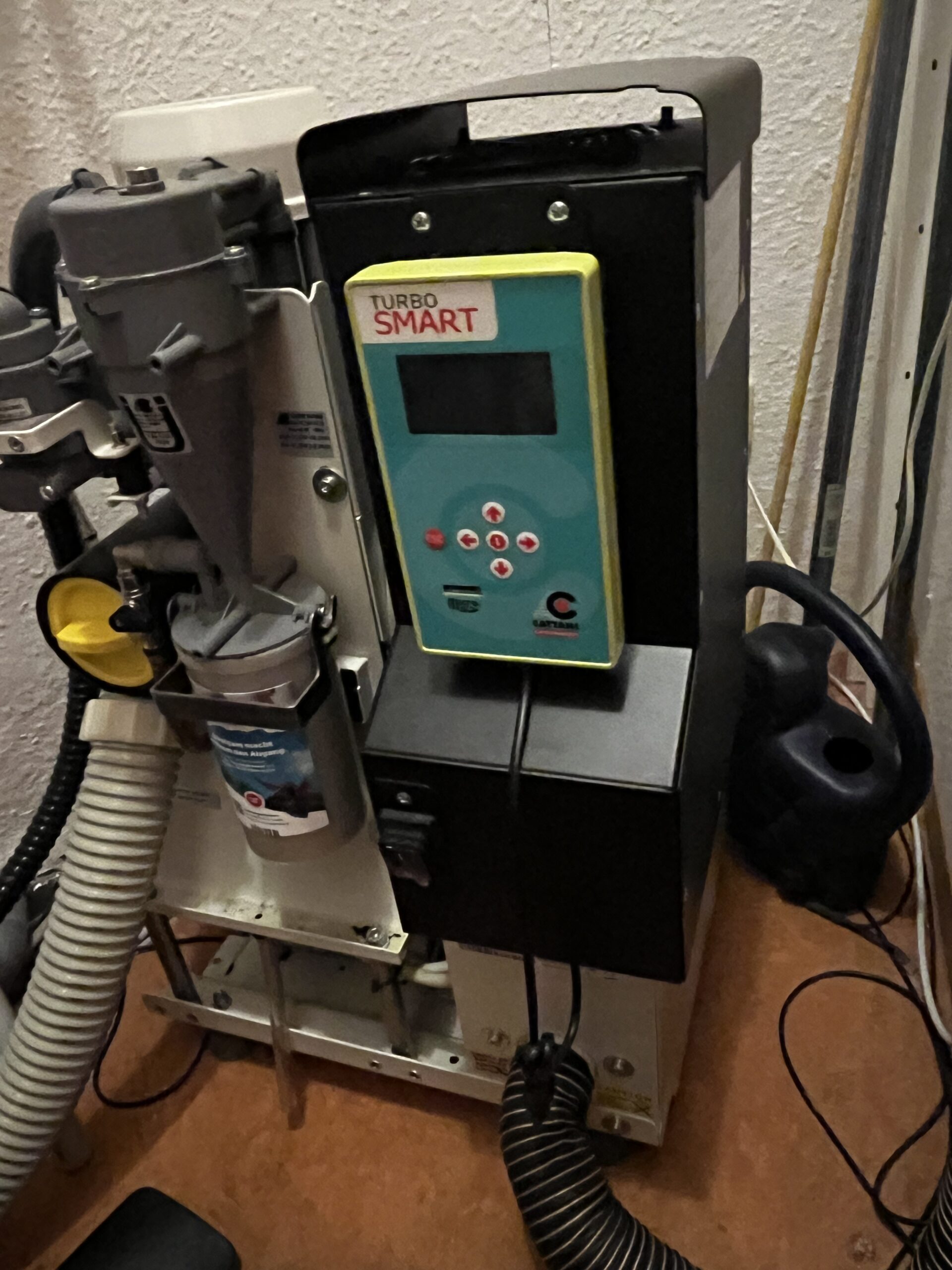 gebrauchte  Absaugeinheit – Turbo Smart A inklusive Amalgamabscheider- Hydrozyklon ISO 18 – Hersteller Cattani (zur Zeit noch in Betrieb) | 334355 gebrauchte  Absaugeinheit – Turbo Smart A inklusive Amalgamabscheider- Hydrozyklon ISO 18 – Hersteller Cattani (zur Zeit noch in Betrieb) | 334355