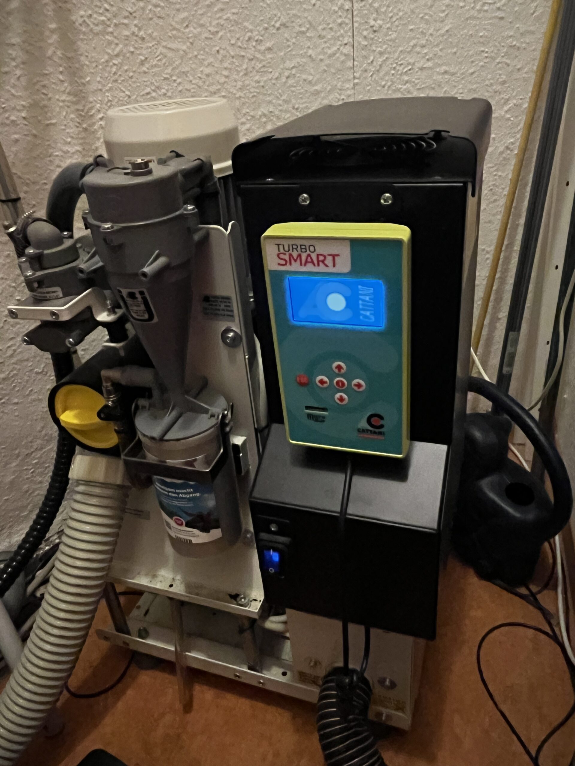 gebrauchte  Absaugeinheit – Turbo Smart A inklusive Amalgamabscheider- Hydrozyklon ISO 18 – Hersteller Cattani (zur Zeit noch in Betrieb) | 334356 gebrauchte  Absaugeinheit – Turbo Smart A inklusive Amalgamabscheider- Hydrozyklon ISO 18 – Hersteller Cattani (zur Zeit noch in Betrieb) | 334356