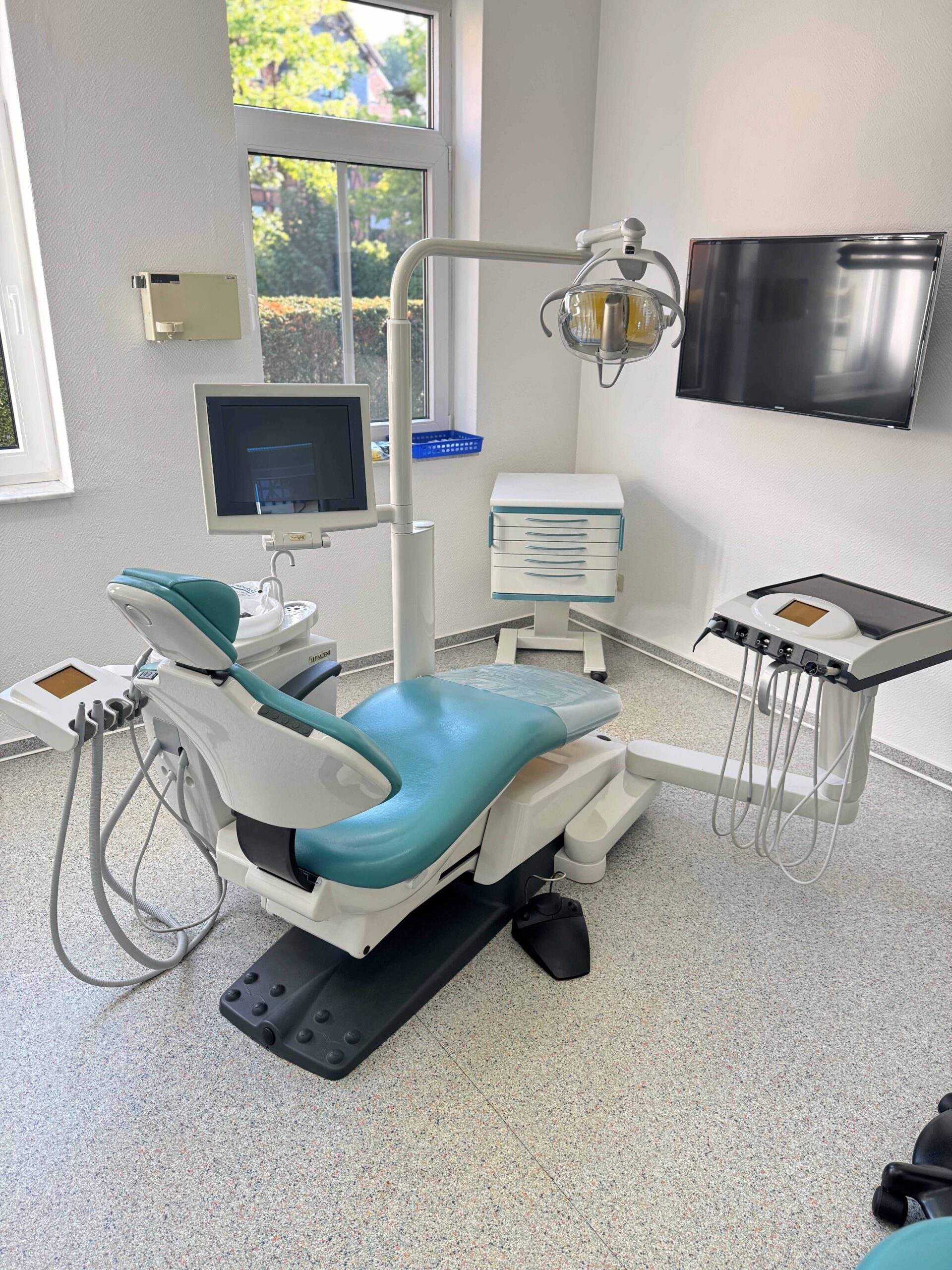 Ultradent U5000 Behandlungseinheit gebraucht aus Praxisauflösung | 333710 Ultradent U5000 Behandlungseinheit gebraucht aus Praxisauflösung | 333710