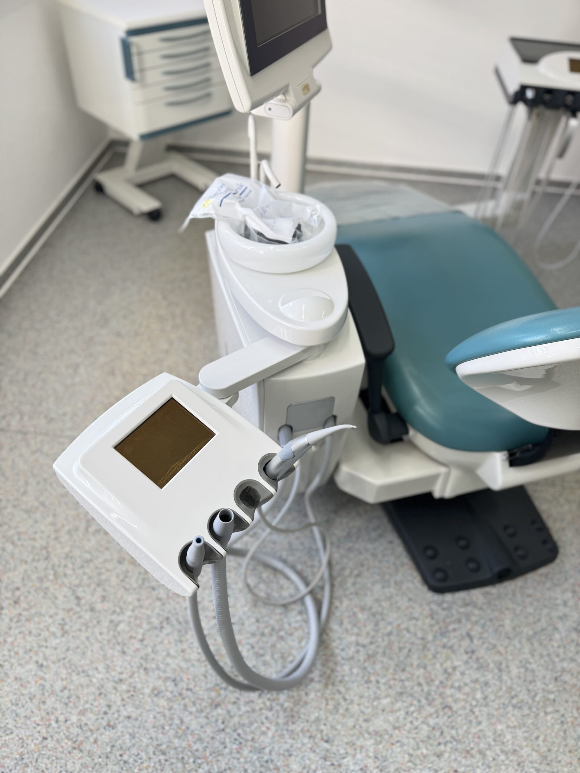 Ultradent U5000 Behandlungseinheit gebraucht aus Praxisauflösung | 333714 Ultradent U5000 Behandlungseinheit gebraucht aus Praxisauflösung | 333714