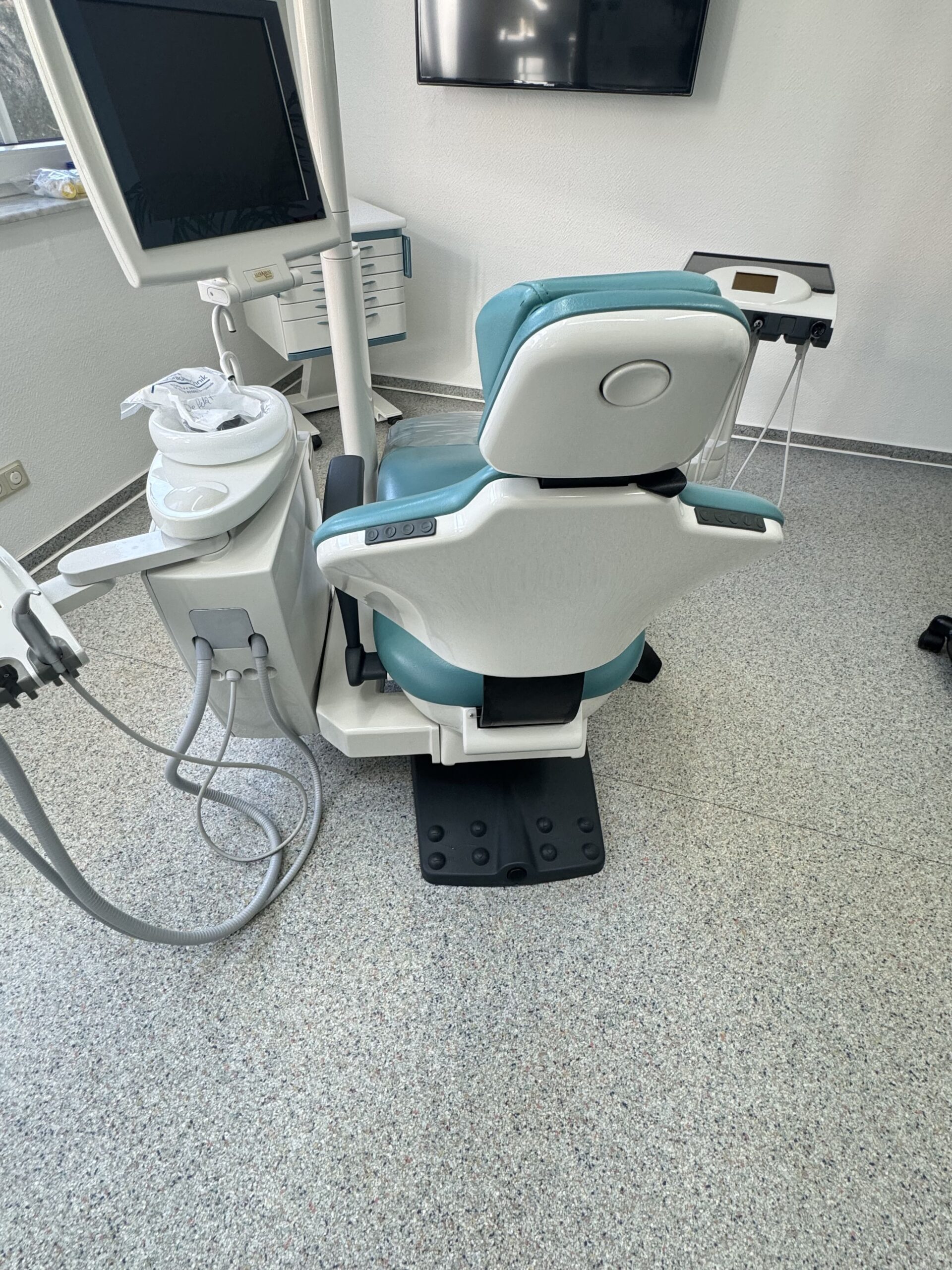 Ultradent U5000 Behandlungseinheit gebraucht aus Praxisauflösung | 333715 Ultradent U5000 Behandlungseinheit gebraucht aus Praxisauflösung | 333715