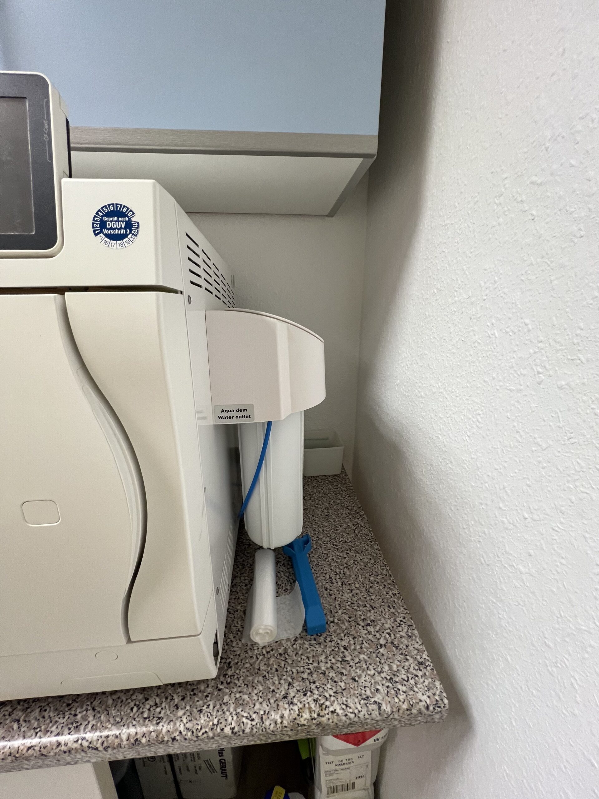 MELAG Vacuklav 40B+ mit MelaDem 40 Wasseraufbereitungen | 334443 MELAG Vacuklav 40B+ mit MelaDem 40 Wasseraufbereitungen | 334443