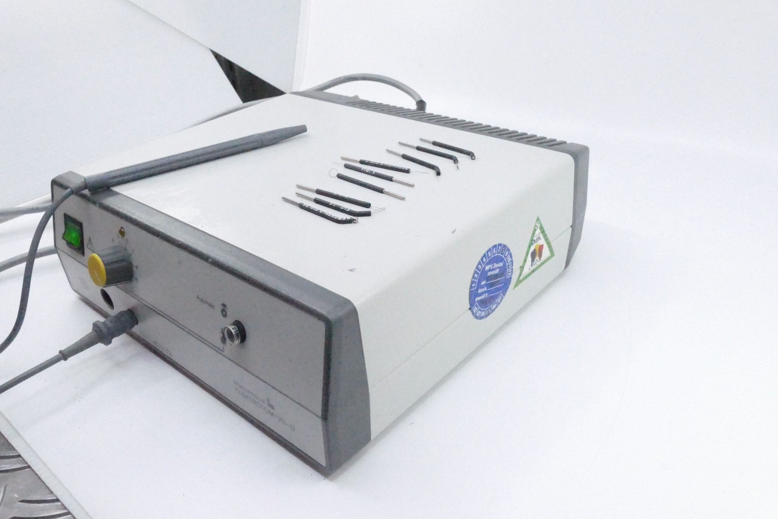 BECHTHOLD HF CHIRURGIEGERÄT ELEKTROTROM™ 70-D | 333482 BECHTHOLD HF CHIRURGIEGERÄT ELEKTROTROM™ 70-D | 333482