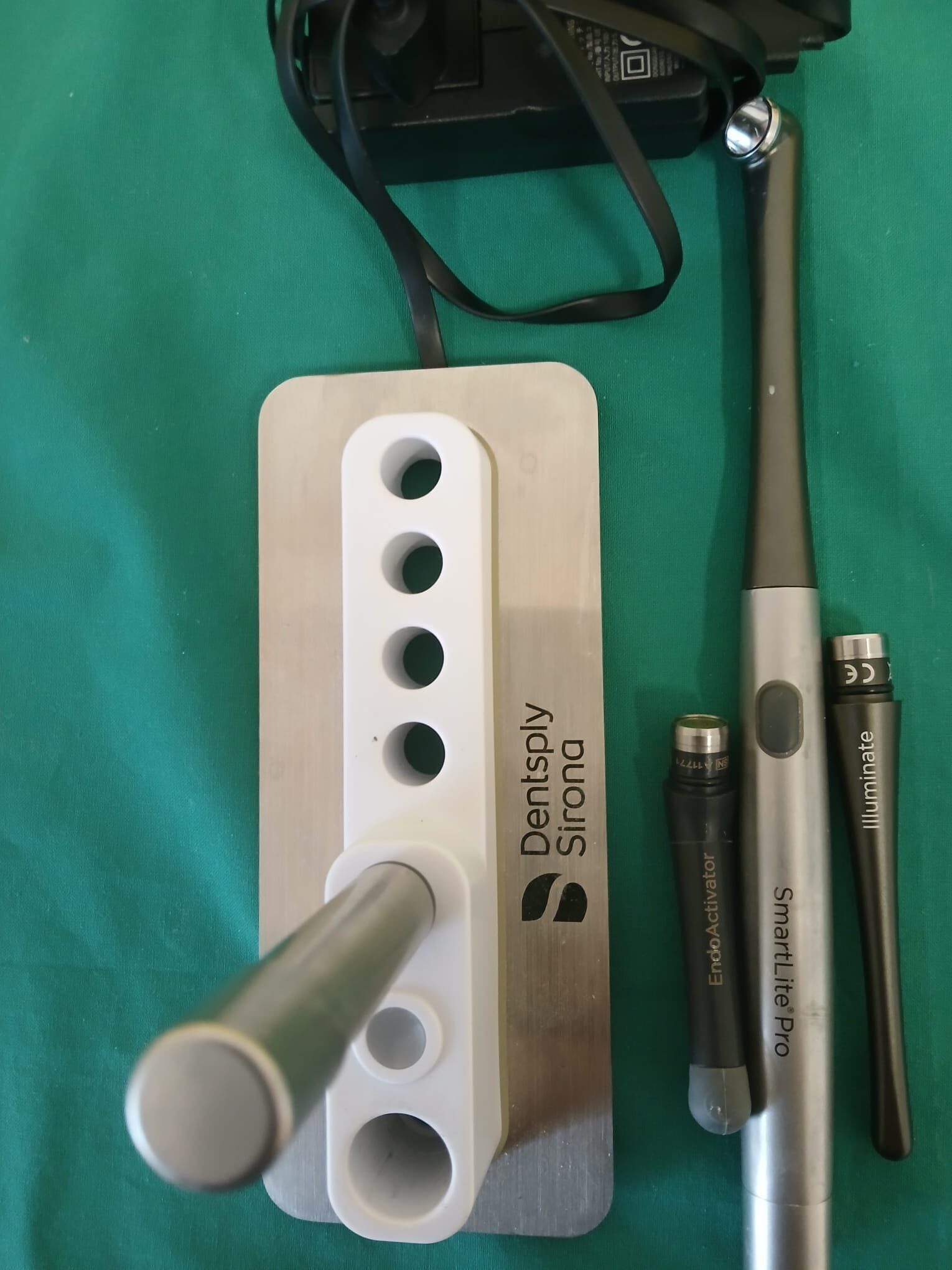 Dentsply Sirona Polymerisationslampe ENDOaktivator mit Interdentalaufsatz | 333574 Dentsply Sirona Polymerisationslampe ENDOaktivator mit Interdentalaufsatz | 333574