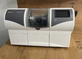 Sirona CEREC MC XL Premium 4 Motoren Schleifmaschine für Zirkon / e.max ZirCAD Sirona CEREC MC XL Premium 4 Motoren Schleifmaschine für Zirkon / e.max ZirCAD
