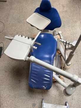 ADEC A-DEC BEHANDLUNGSEINGEIT ZAHNARZTSTUHL ADEC A-DEC BEHANDLUNGSEINGEIT ZAHNARZTSTUHL