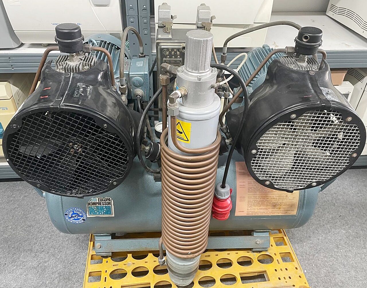 Dürr Dental Kompressor Typ 4721 mit Aggregat &Trockenluftanlage | 334602