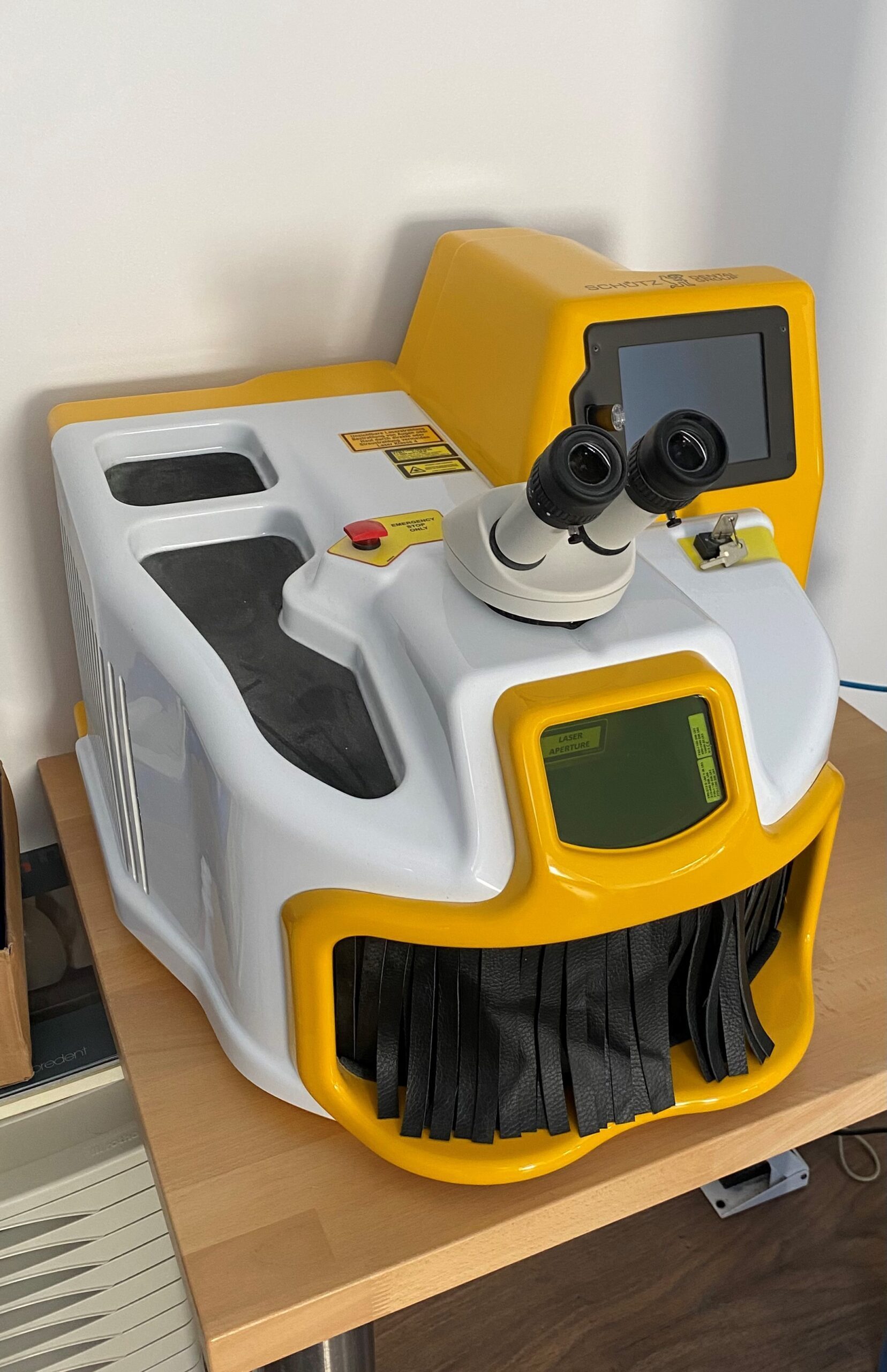 Gebrauchter SCHÜTZ-DENTAL Advance 60 Orotig Nd:YAG Laser – 2016, 40W, Topzustand! | 334974