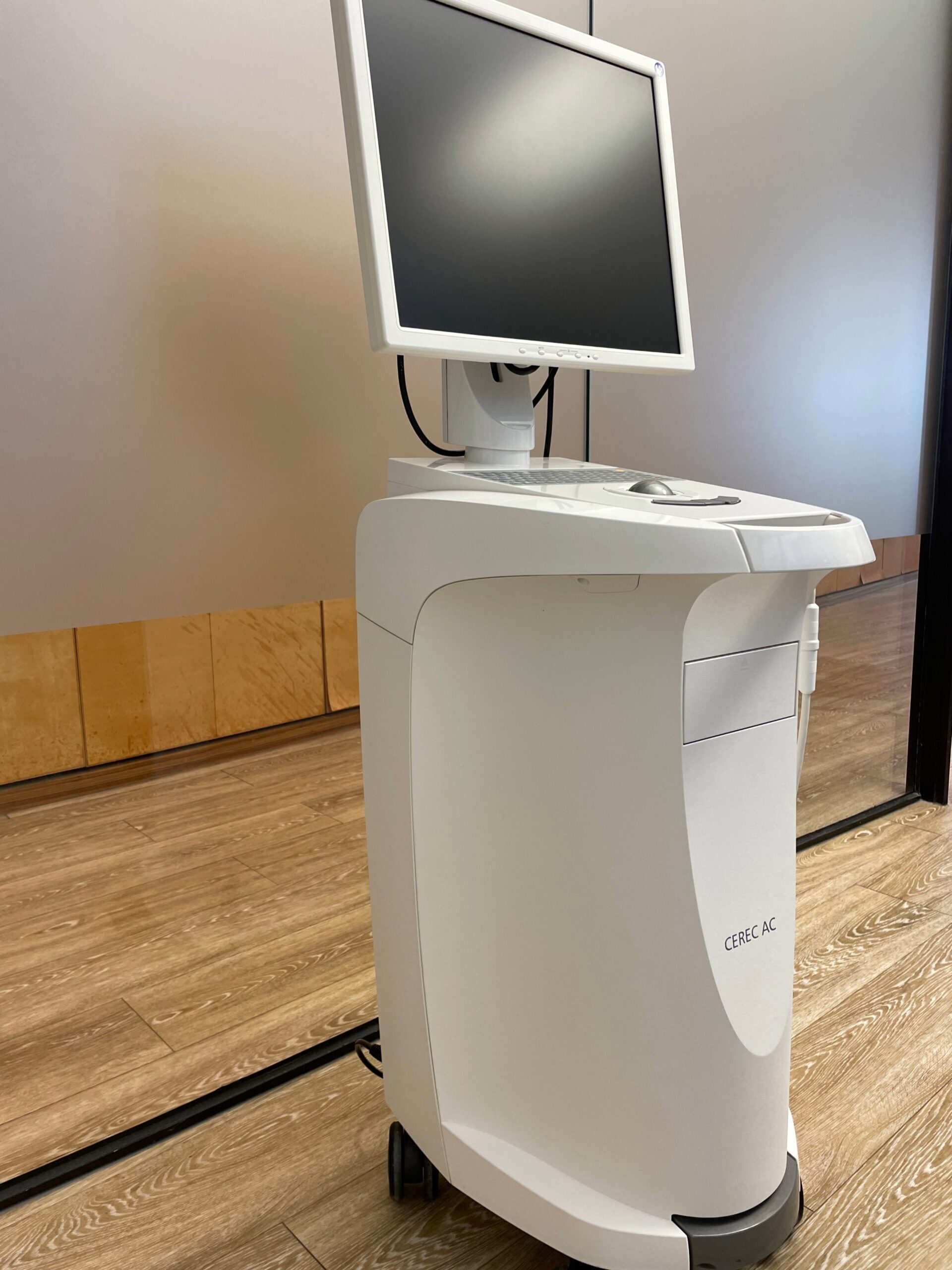Sirona CEREC AC Omnicam mit Software 5.2 mit Upgrade auf Windows 10 und der Cerec PC 5.2.x | 335722