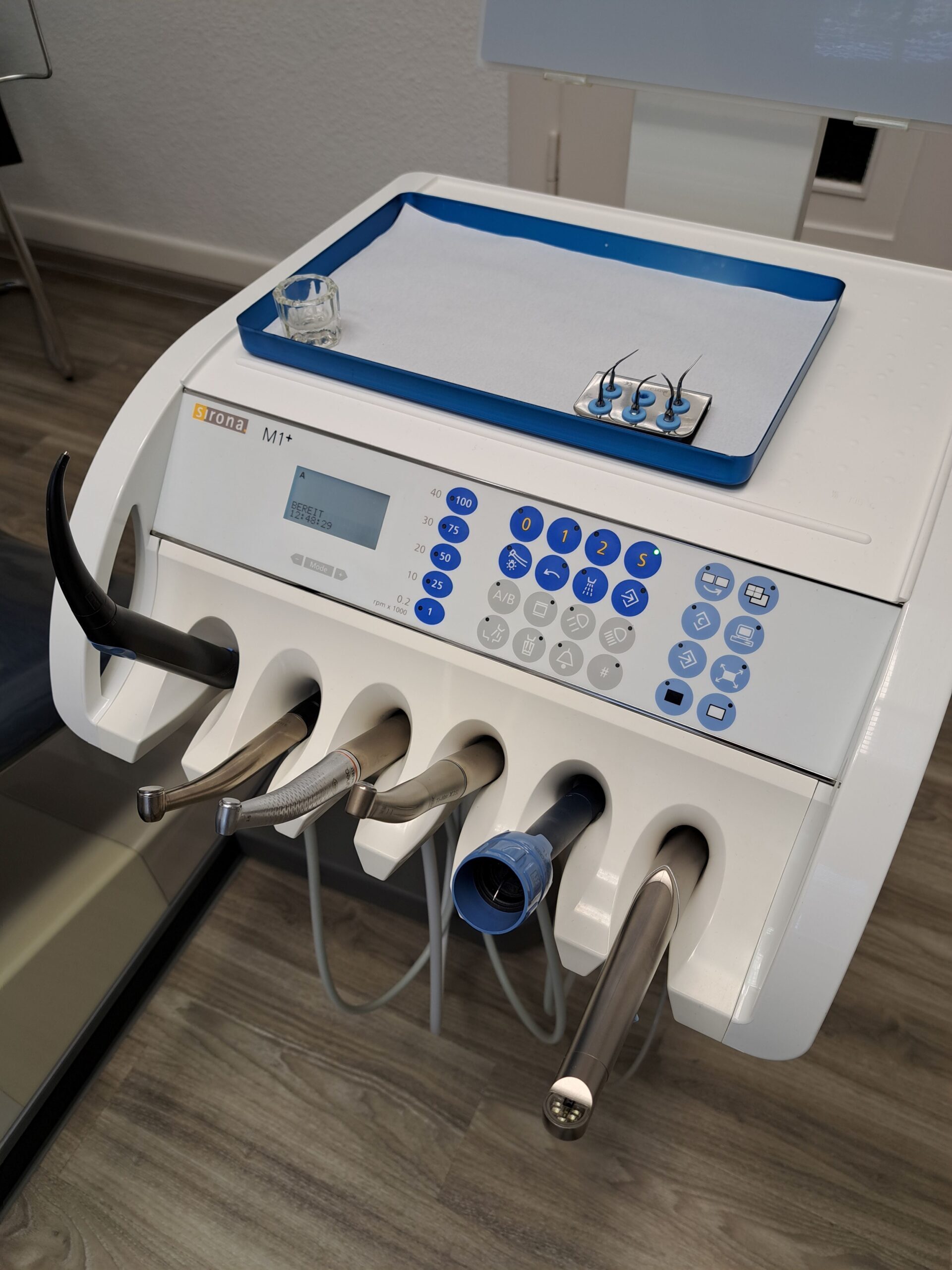 1 x Sirona M1 + mit Sirocam 3 Kamera und Sirona Behandlungszeile | 334822