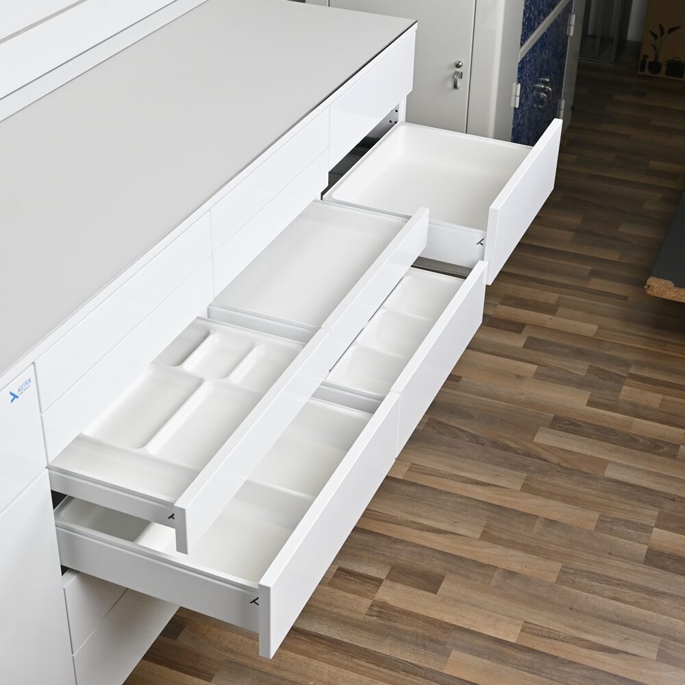 Astra Ineus 4er Behandlungszeile / Schrankzeile, Ausstellungsstück | 336237