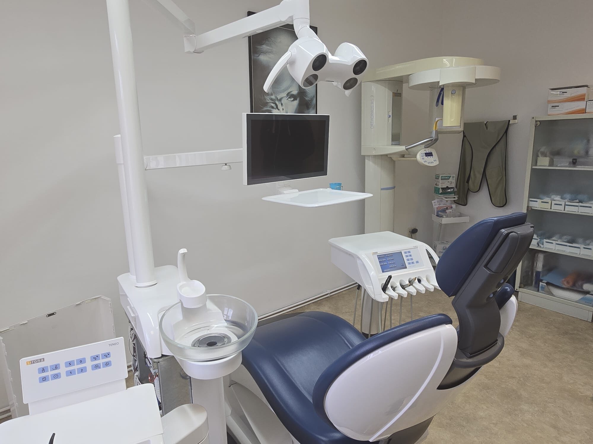 Sirona Teneo Bj. 2018 inkl. LEDview plus OP-Lampe – werkstattgeprüft – | 334687