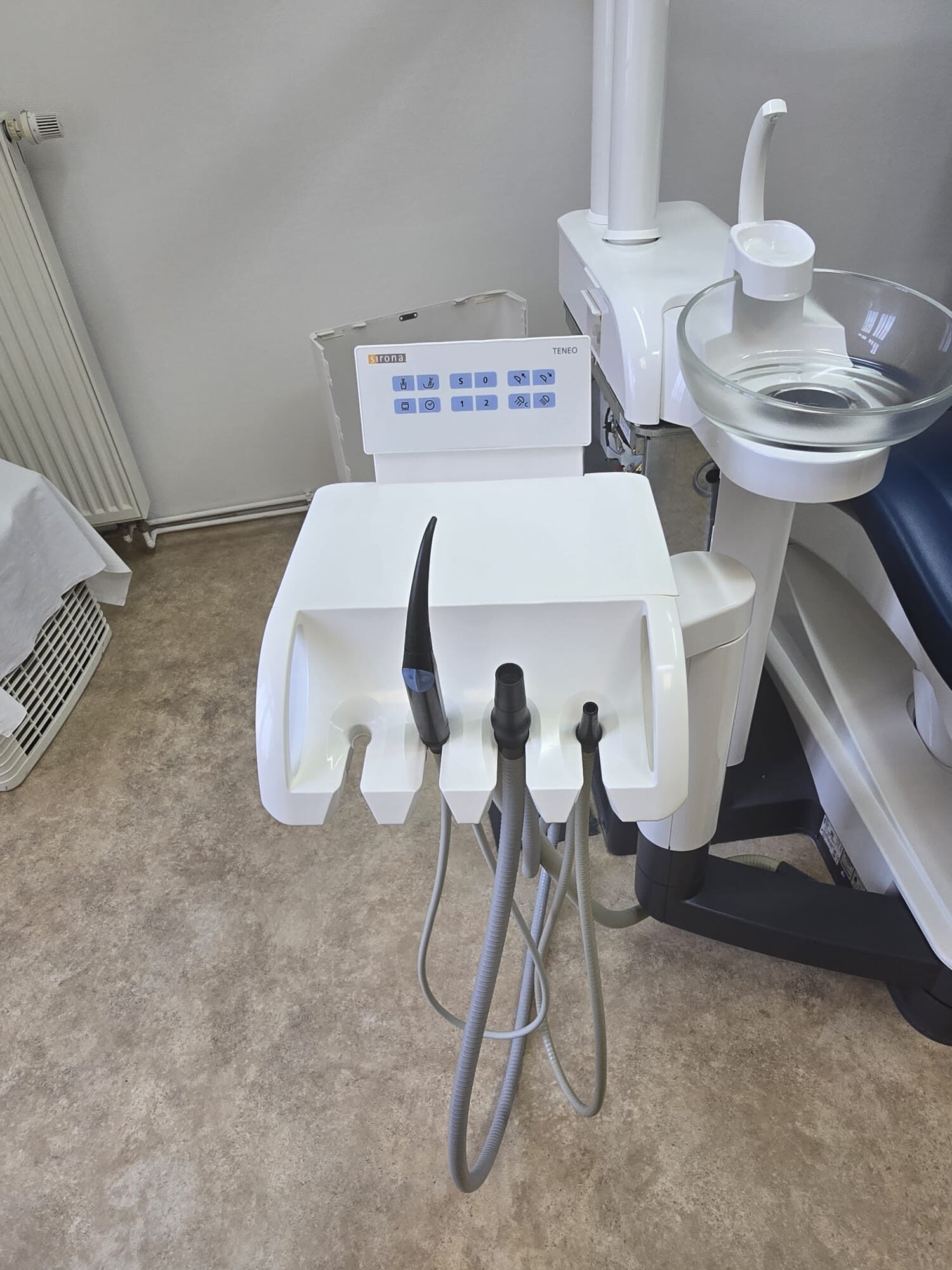 Sirona Teneo Bj. 2018 inkl. LEDview plus OP-Lampe – werkstattgeprüft – | 334689